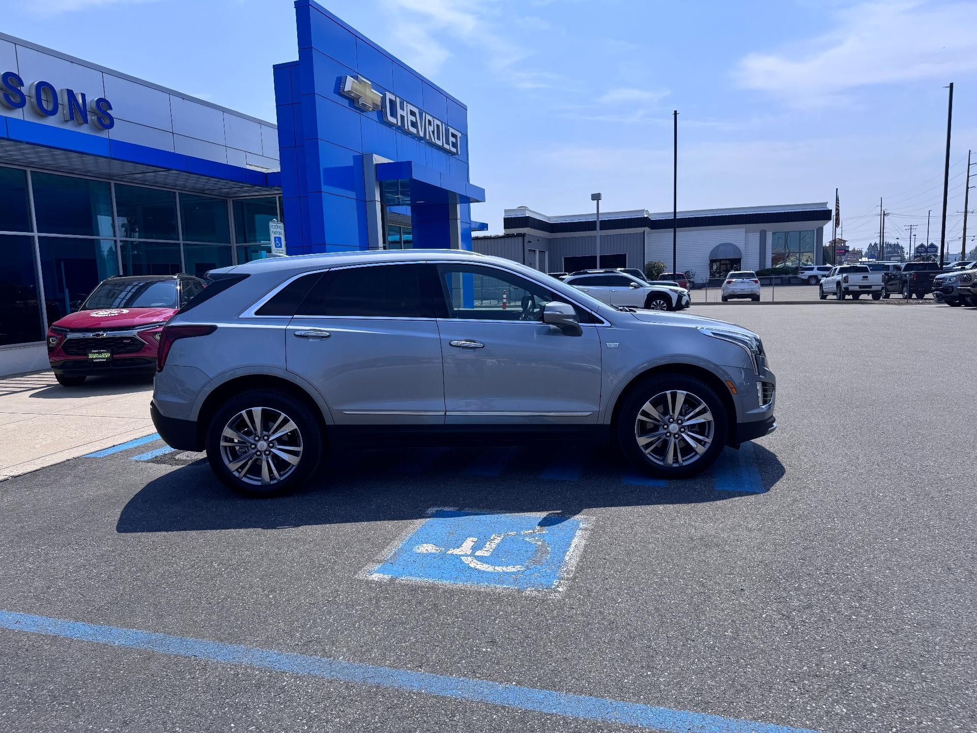 2025 Cadillac XT5 PREMIUM LUXURY / ALL WHEEL DRIVE / 3.6 LITER V6 / SUNROOF / WARRANTY / 22K MILES