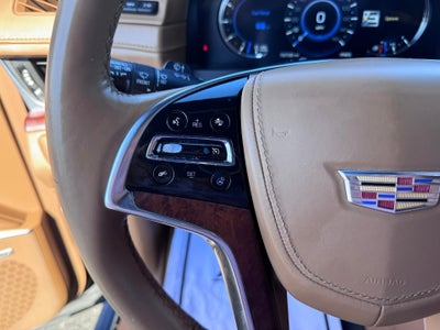 2017 Cadillac Escalade PLATINUM / 6.2 LITER V8 / SUNROOF / ADAPTIVE CRUISE / LOCAL TRADE