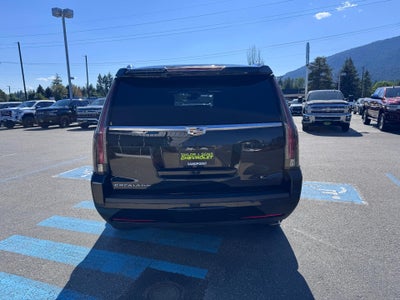 2017 Cadillac Escalade PLATINUM / 6.2 LITER V8 / SUNROOF / ADAPTIVE CRUISE / LOCAL TRADE
