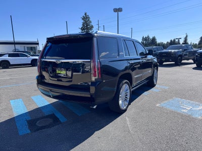 2017 Cadillac Escalade PLATINUM / 6.2 LITER V8 / SUNROOF / ADAPTIVE CRUISE / LOCAL TRADE