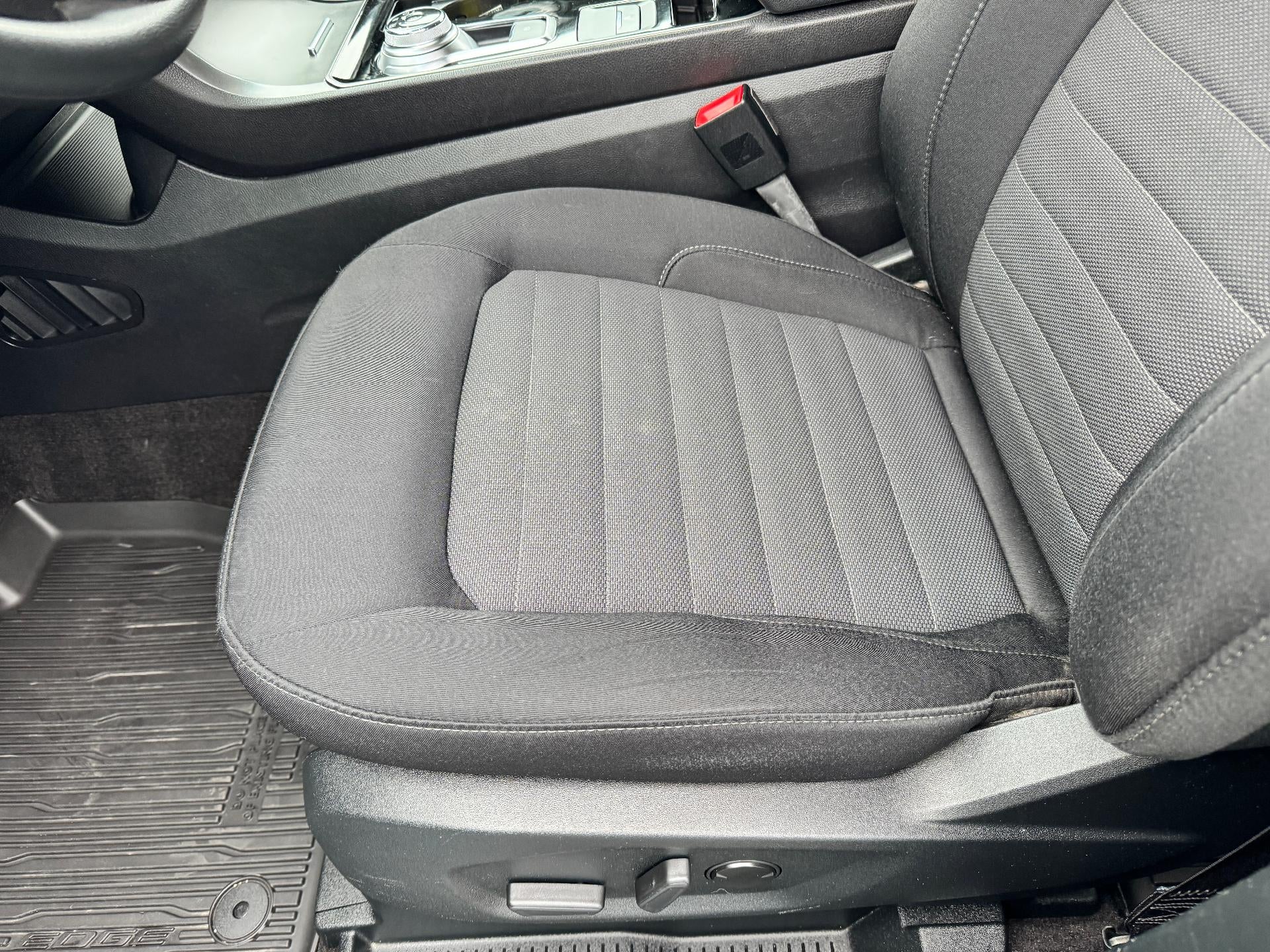 2020 Ford Edge SE / ALL WHEEL DRIVE / 2.0 TURBO / LOCAL TRADE / 31K MILES