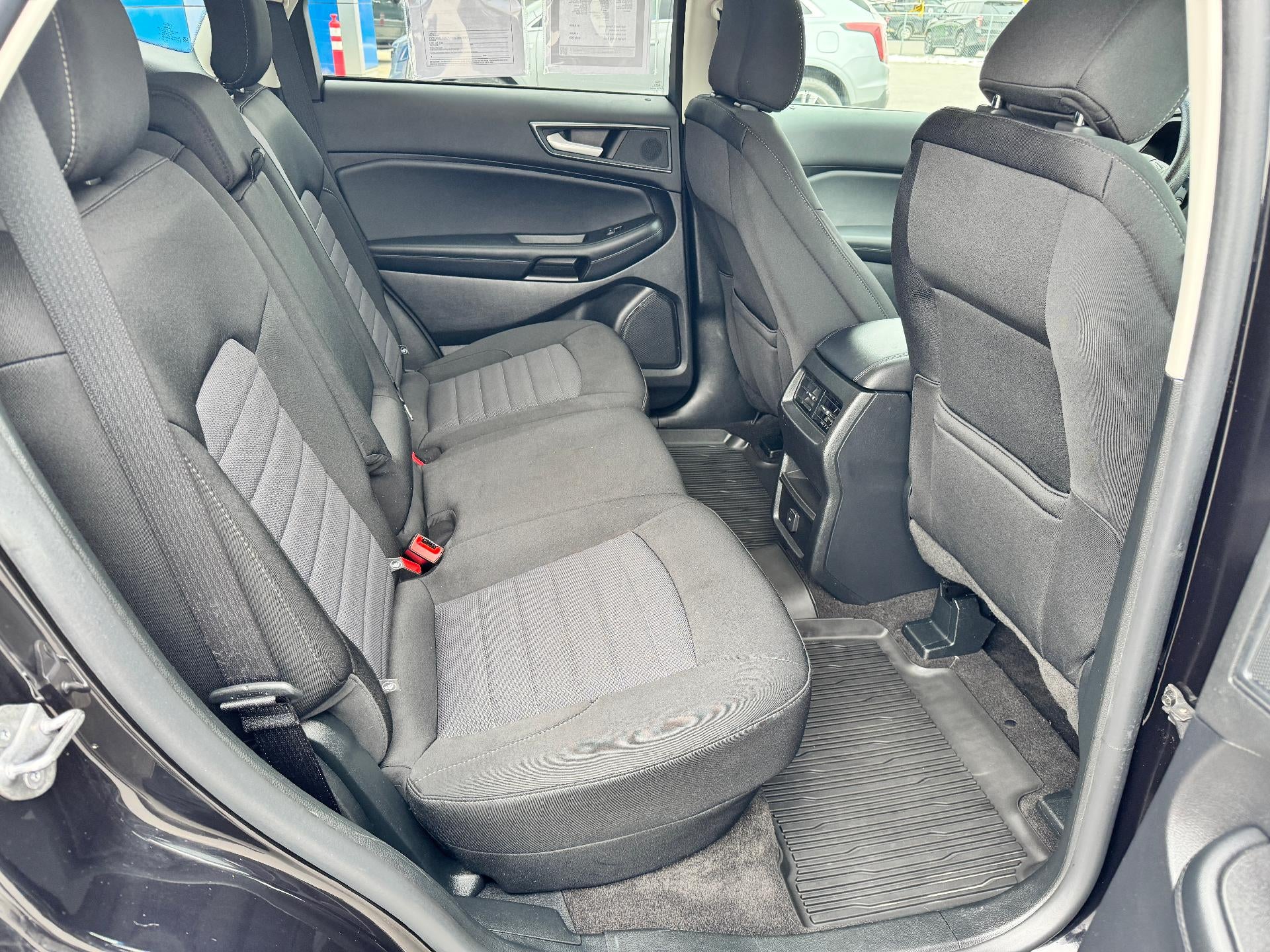 2020 Ford Edge SE / ALL WHEEL DRIVE / 2.0 TURBO / LOCAL TRADE / 31K MILES