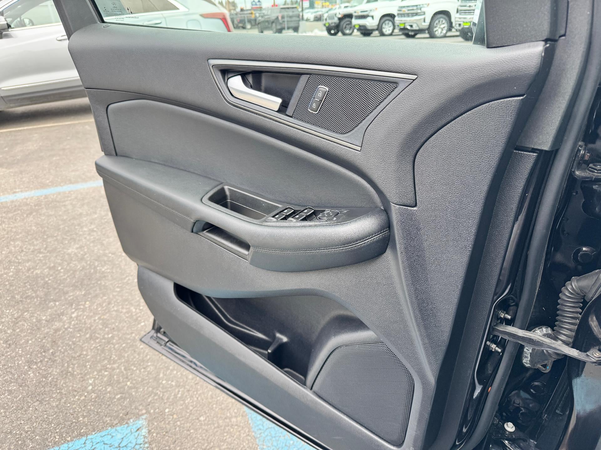 2020 Ford Edge SE / ALL WHEEL DRIVE / 2.0 TURBO / LOCAL TRADE / 31K MILES