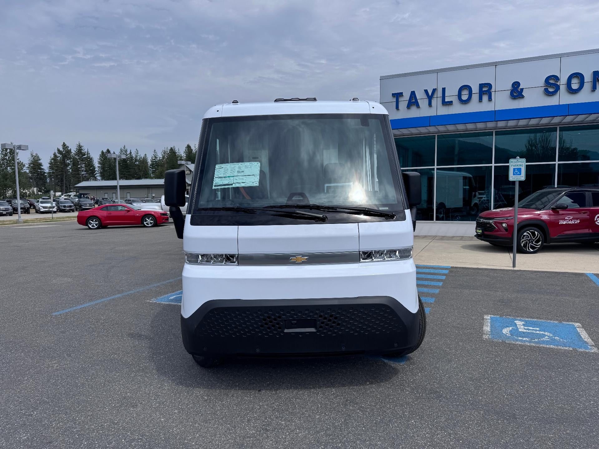2025 Chevrolet BrightDrop 400 ALL WHEEL DRIVE / 272 MILE RANGE / SURROUND VISION / ADAPTIVE CRUISE