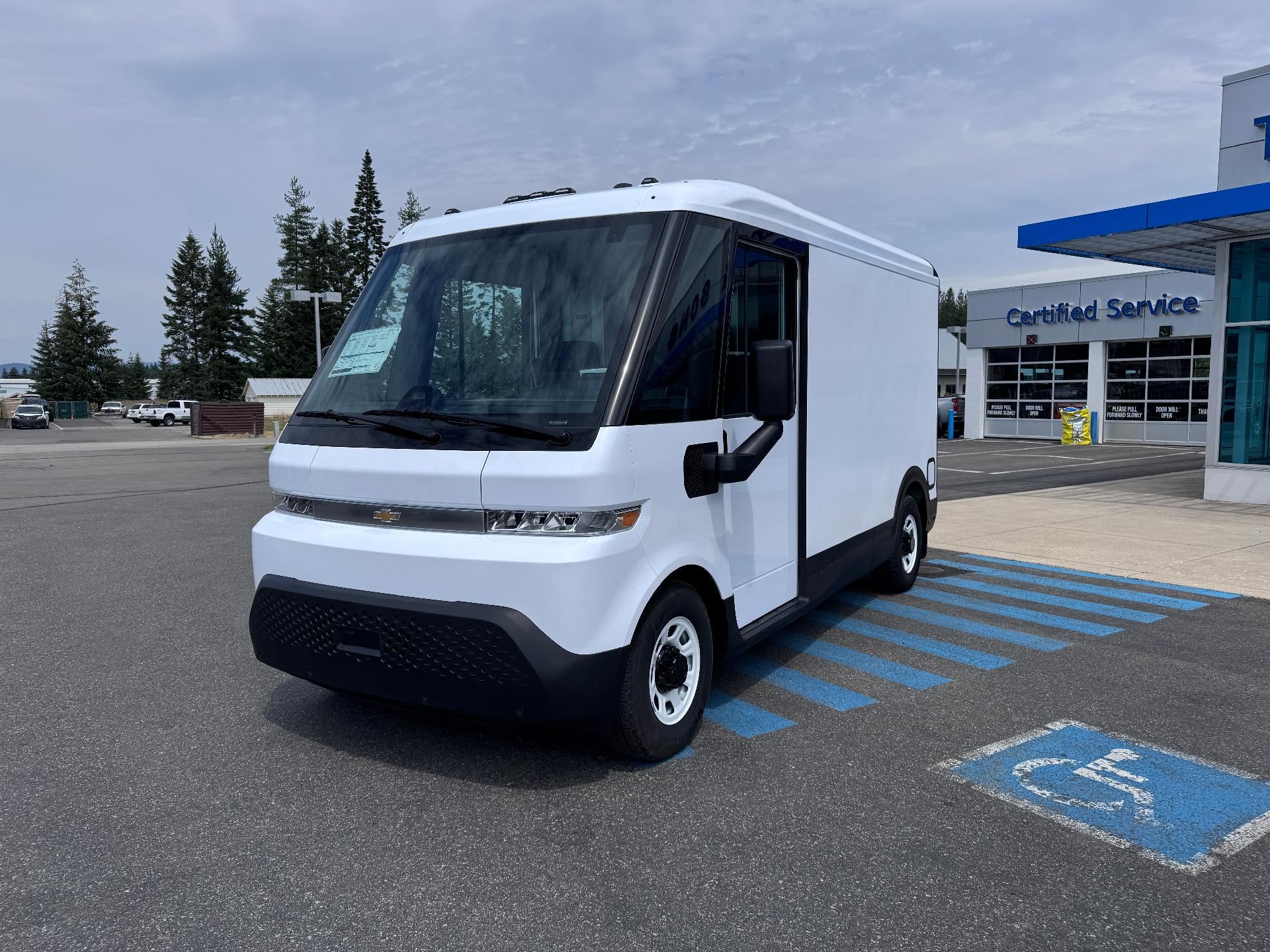 2025 Chevrolet BrightDrop 400 ALL WHEEL DRIVE / 272 MILE RANGE / SURROUND VISION / ADAPTIVE CRUISE