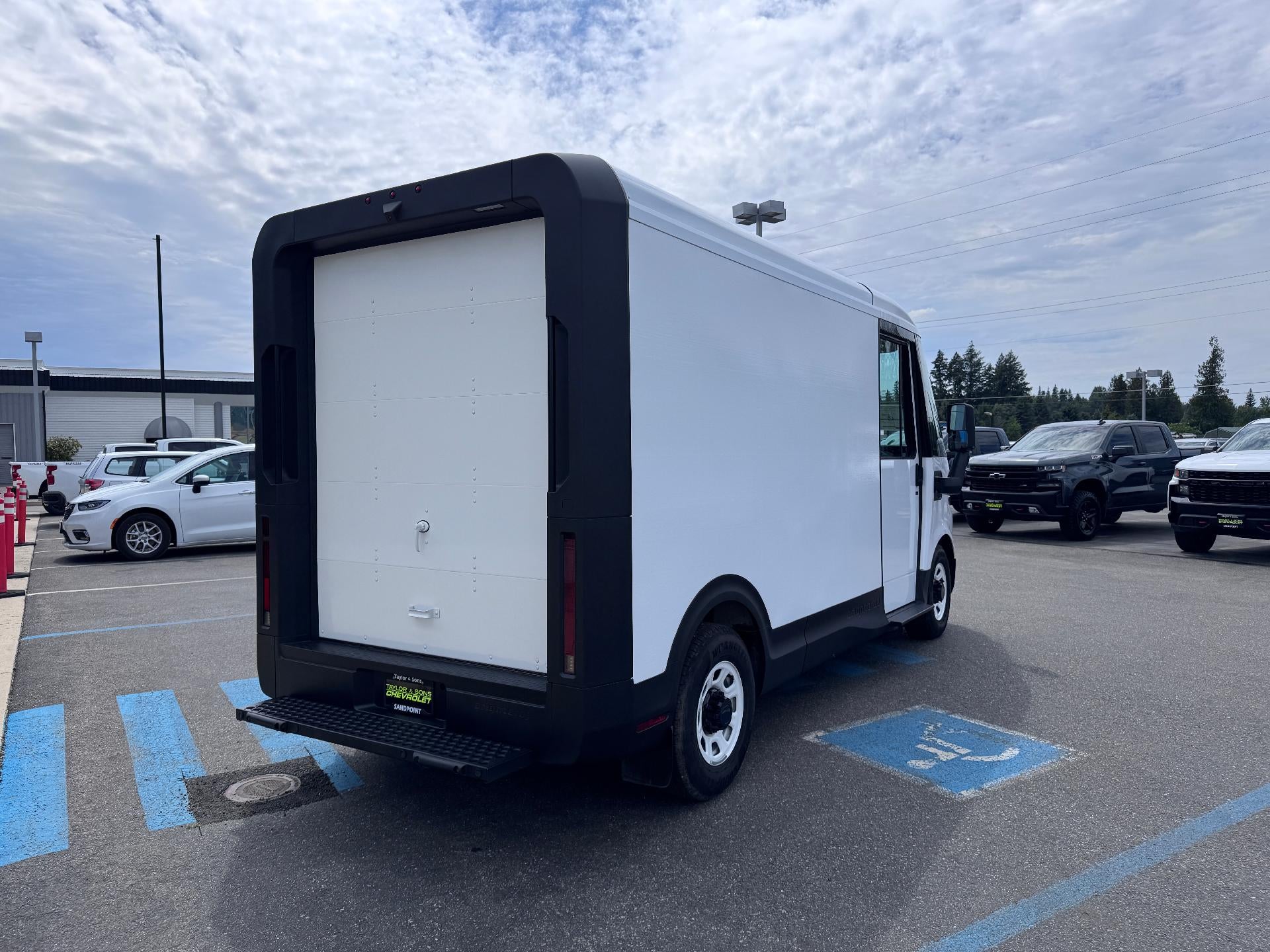 2025 Chevrolet BrightDrop 400 ALL WHEEL DRIVE / 272 MILE RANGE / SURROUND VISION / ADAPTIVE CRUISE