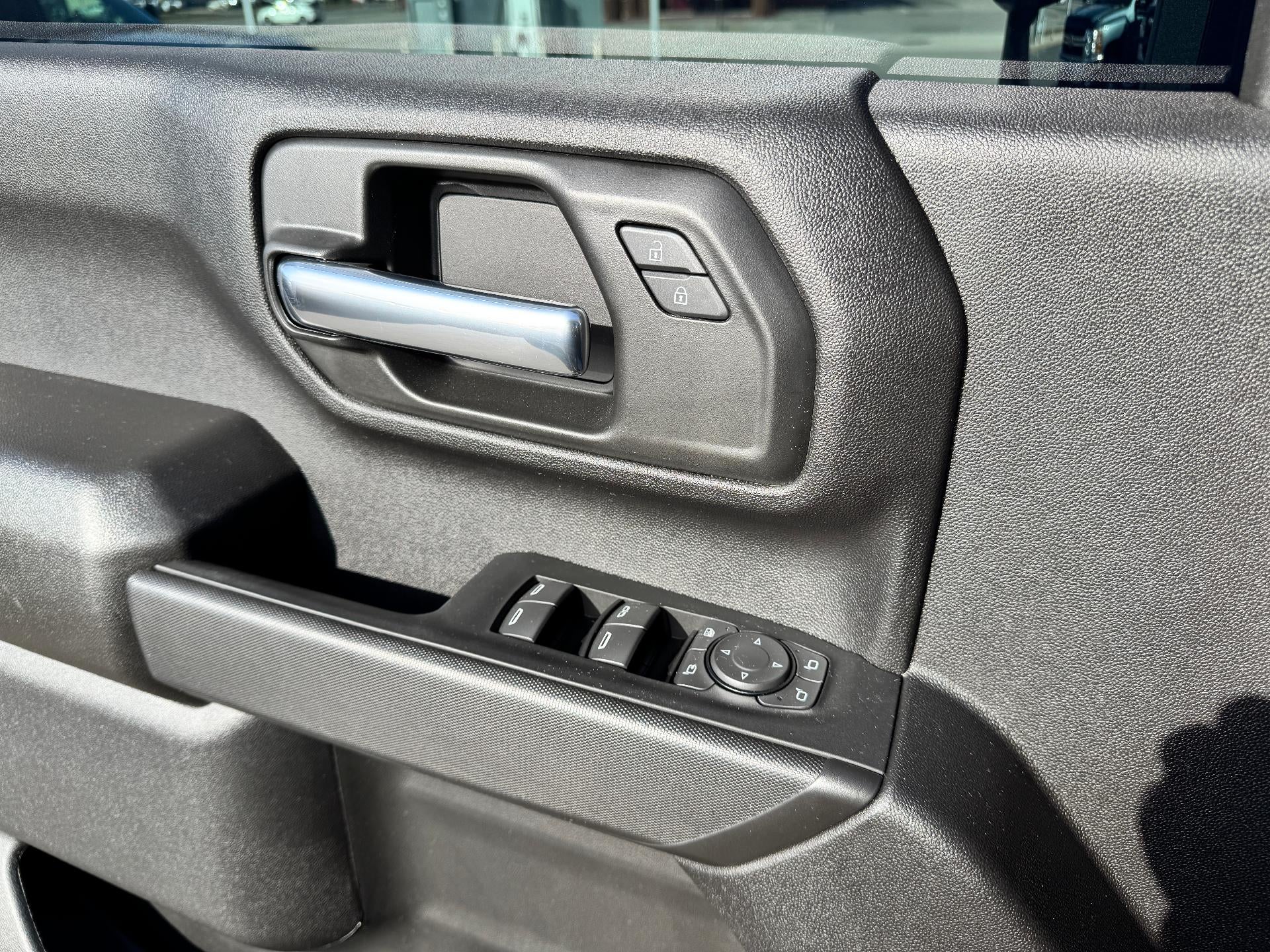 2026 Chevrolet Silverado 2500 HD CUSTOM / CREW / 6.6 LITER GAS V8 / Z71 OFF ROAD / STANDARD BOX