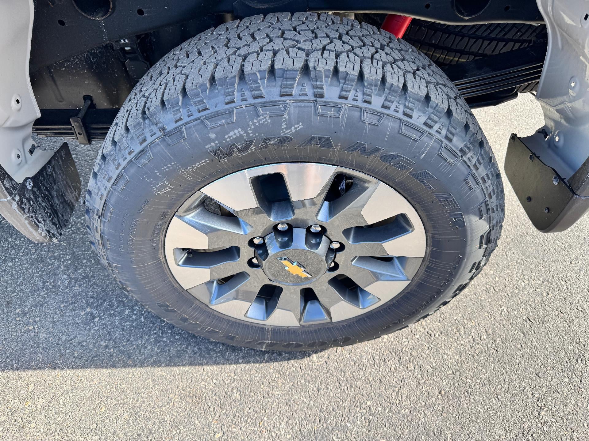 2026 Chevrolet Silverado 2500 HD CUSTOM / CREW / 6.6 LITER GAS V8 / Z71 OFF ROAD / STANDARD BOX