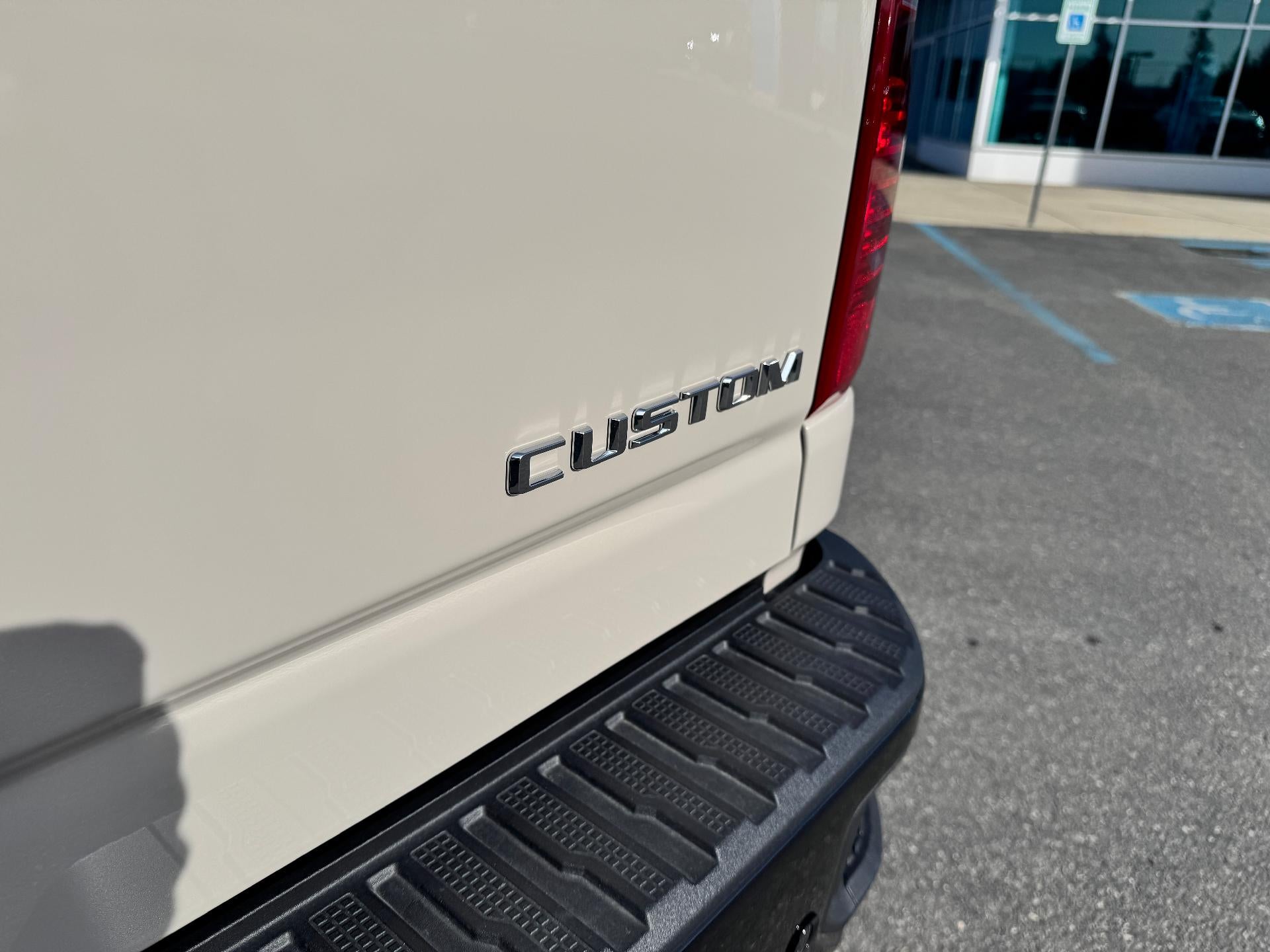 2026 Chevrolet Silverado 2500 HD CUSTOM / CREW / 6.6 LITER GAS V8 / Z71 OFF ROAD / STANDARD BOX