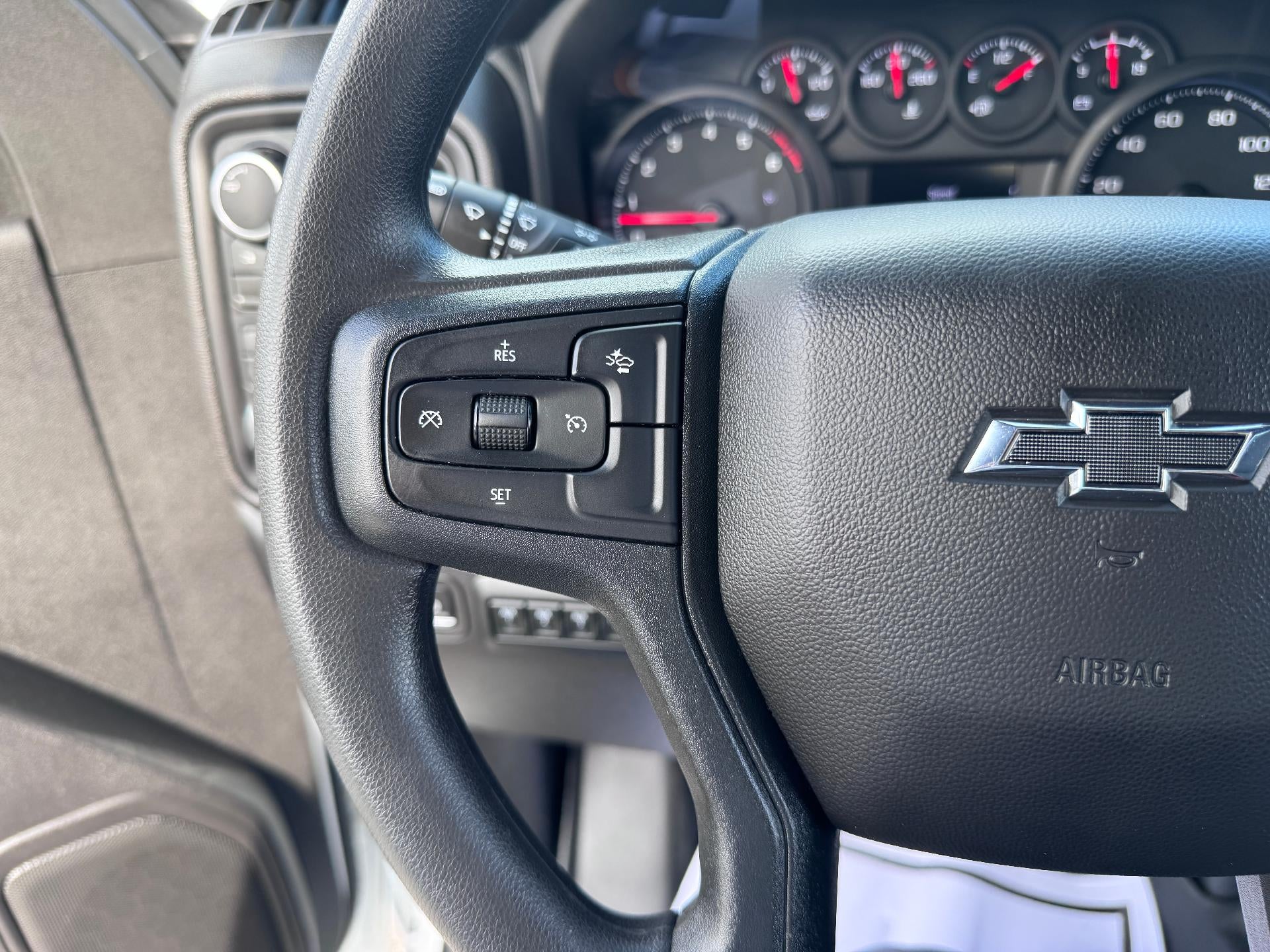 2026 Chevrolet Silverado 2500 HD CUSTOM / CREW / 6.6 LITER GAS V8 / Z71 OFF ROAD / STANDARD BOX / 1 OWNER / 15K MILES