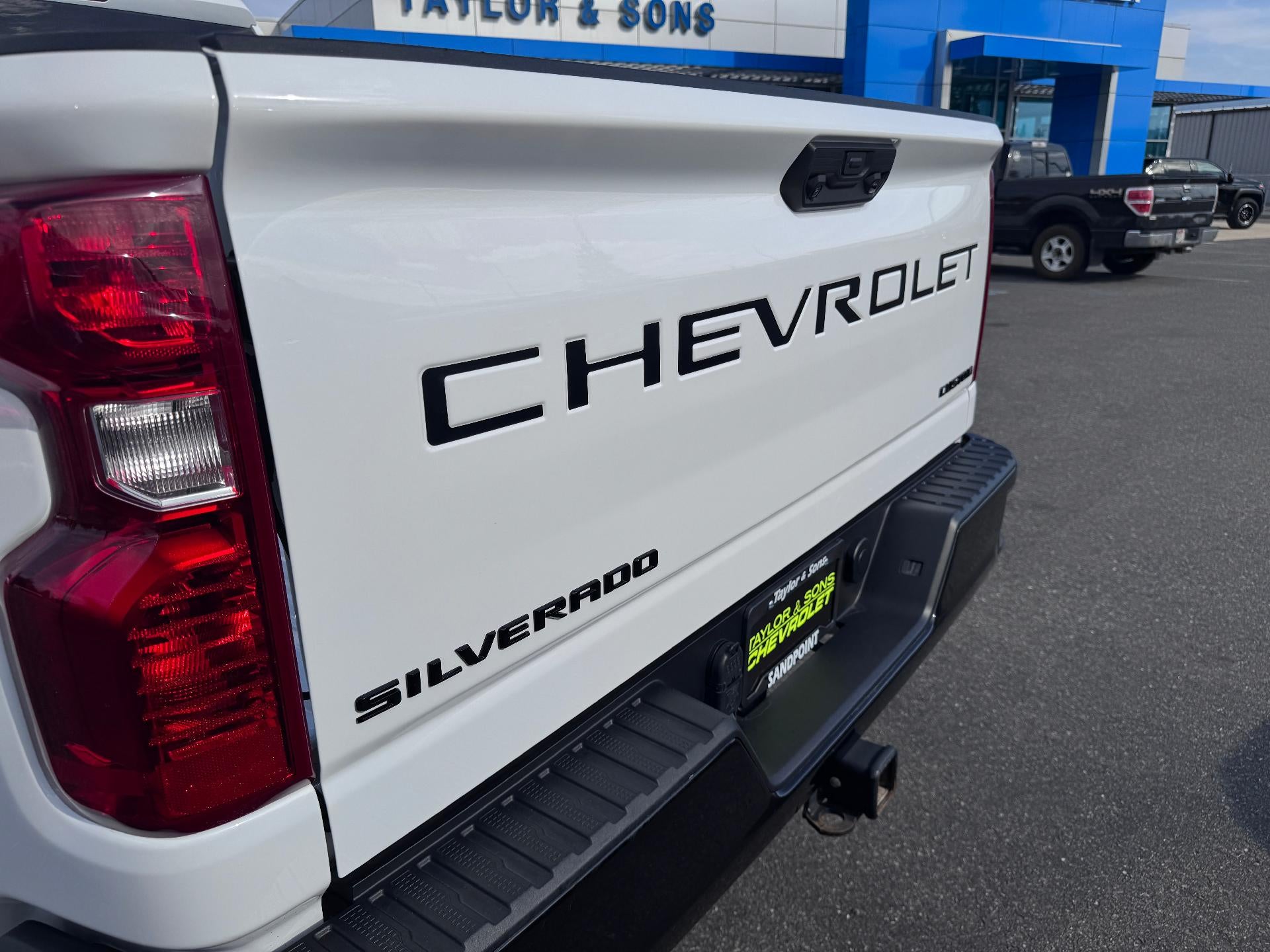2026 Chevrolet Silverado 2500 HD CUSTOM / CREW / 6.6 LITER GAS V8 / Z71 OFF ROAD / STANDARD BOX / 1 OWNER / 15K MILES