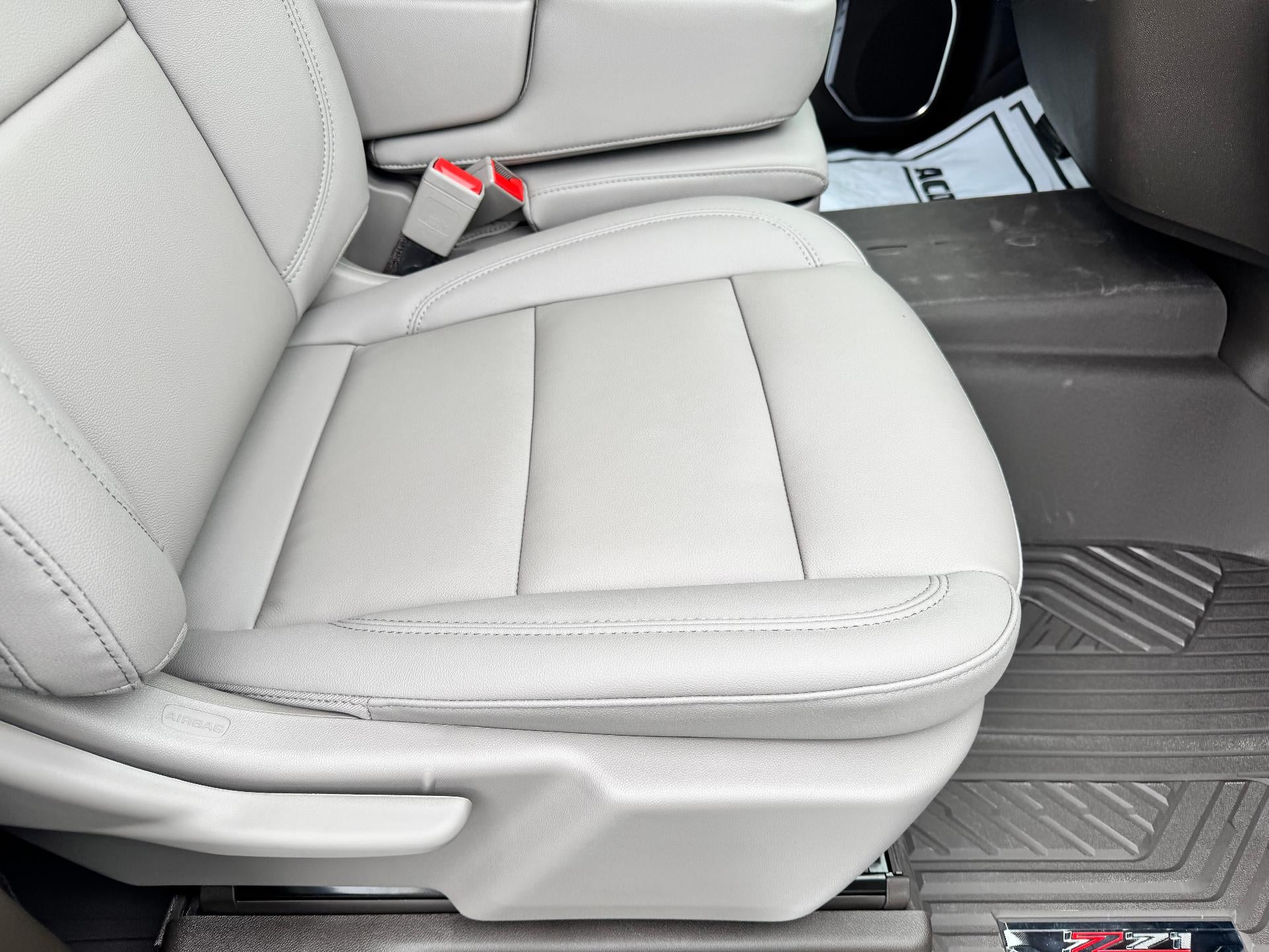 2026 Chevrolet Silverado 2500 HD LT / CREW / 6.6 LITER GAS V8 / Z71 OFF ROAD / LEATHER / STANDARD BOX