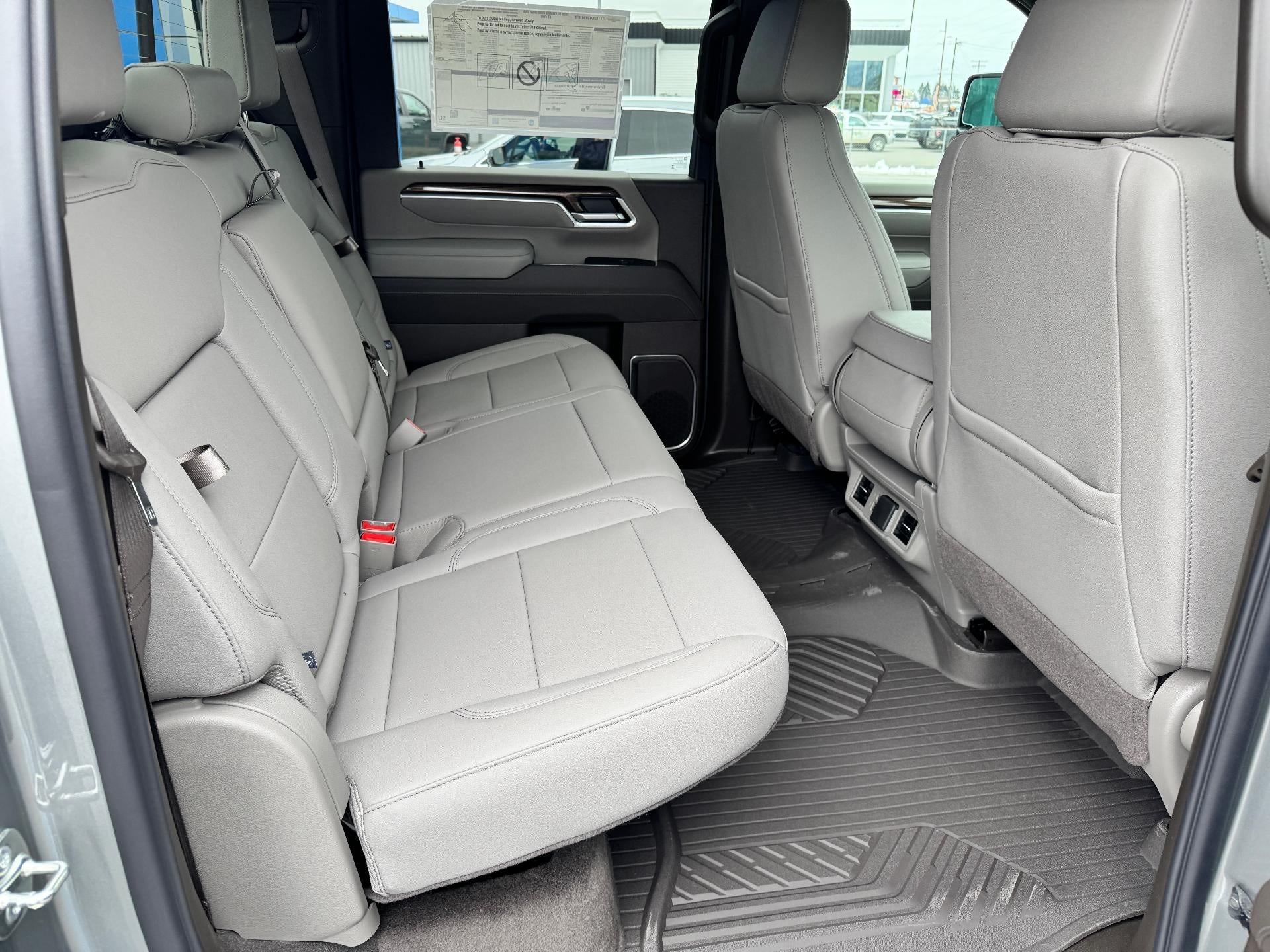 2026 Chevrolet Silverado 2500 HD LT / CREW / 6.6 LITER GAS V8 / Z71 OFF ROAD / LEATHER / STANDARD BOX