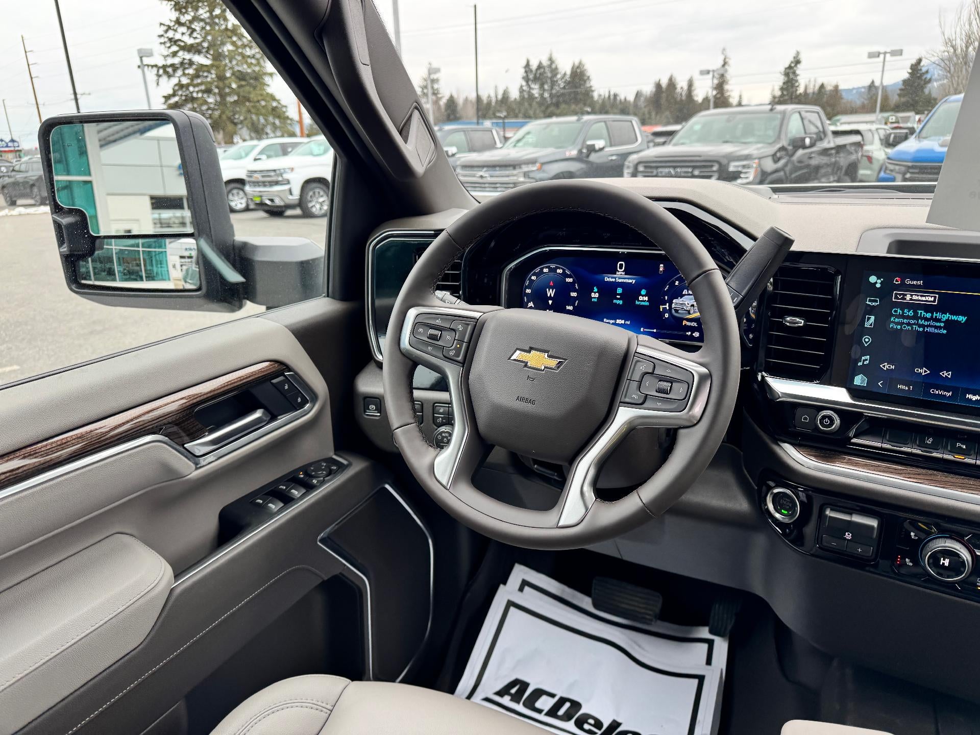 2026 Chevrolet Silverado 2500 HD LT / CREW / 6.6 LITER GAS V8 / Z71 OFF ROAD / LEATHER / STANDARD BOX