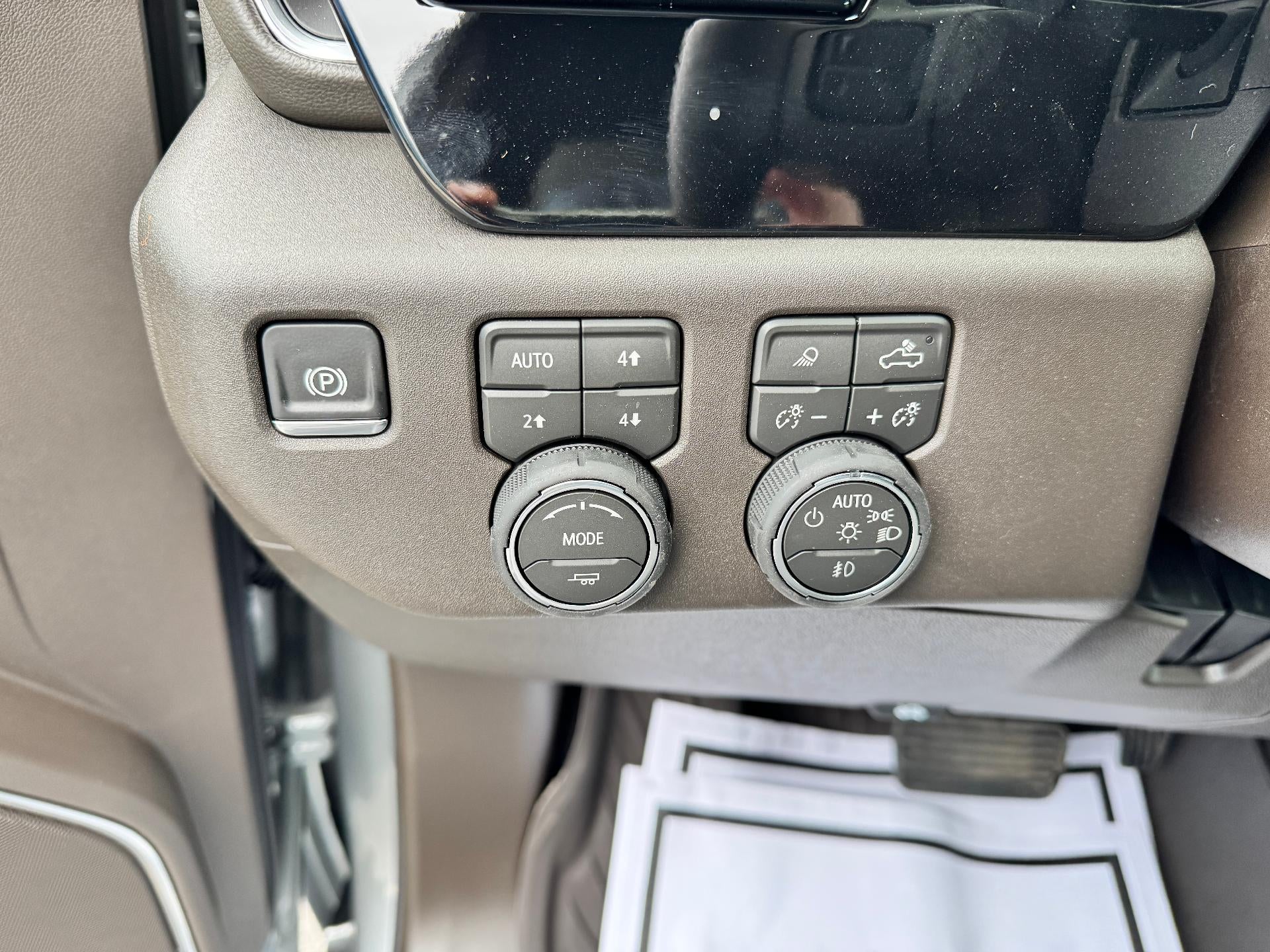 2026 Chevrolet Silverado 2500 HD LT / CREW / 6.6 LITER GAS V8 / Z71 OFF ROAD / LEATHER / STANDARD BOX