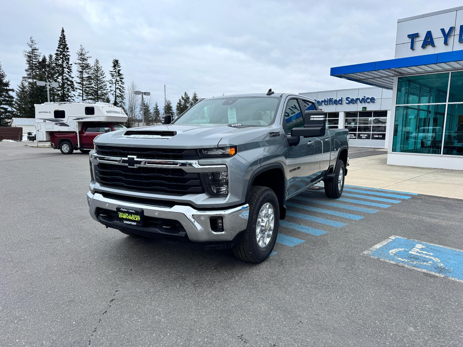 2026 Chevrolet Silverado 2500 HD LT / CREW / 6.6 LITER GAS V8 / Z71 OFF ROAD / LEATHER / STANDARD BOX