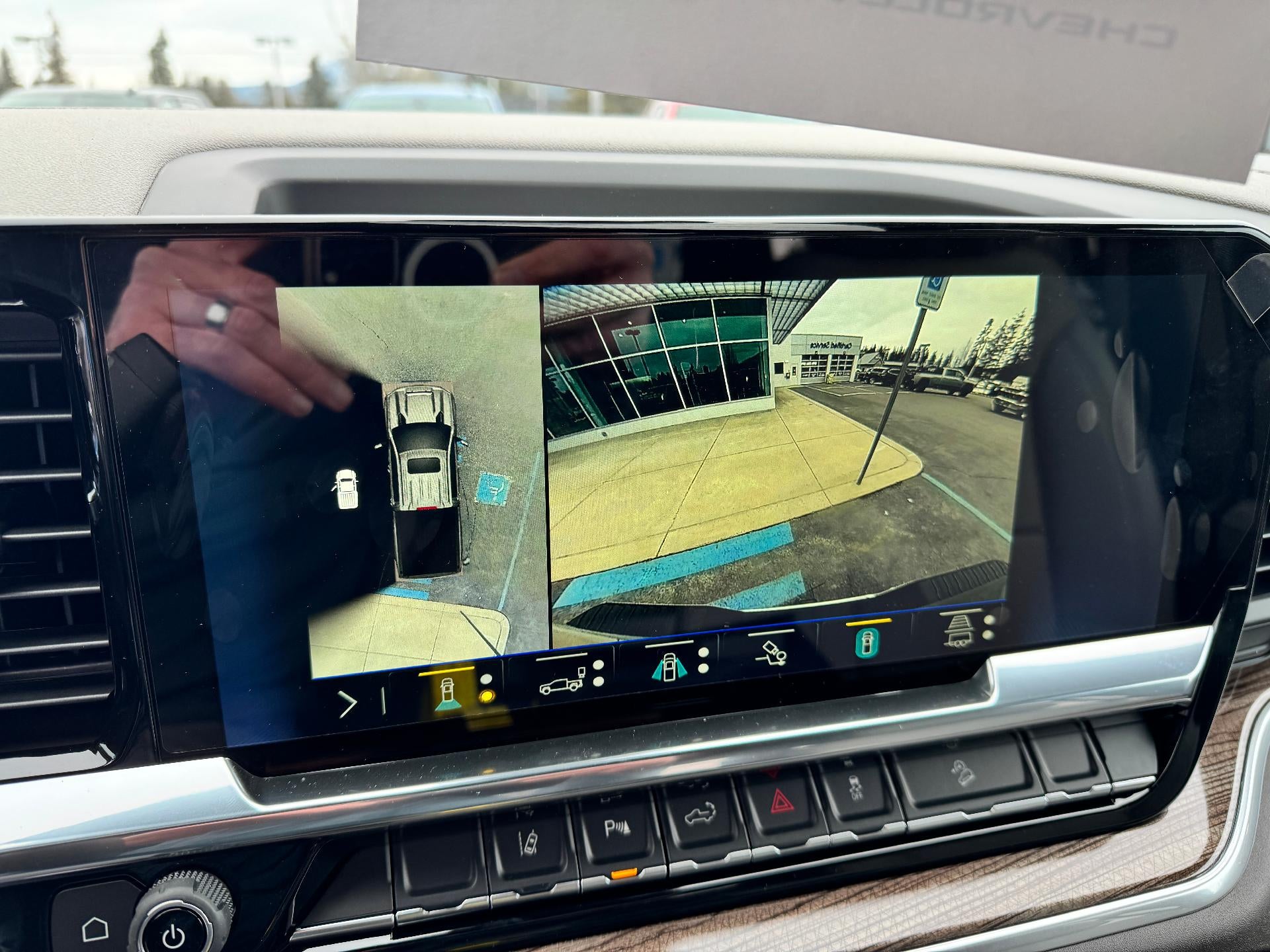 2026 Chevrolet Silverado 2500 HD LT / CREW / 6.6 LITER GAS V8 / Z71 OFF ROAD / LEATHER / STANDARD BOX