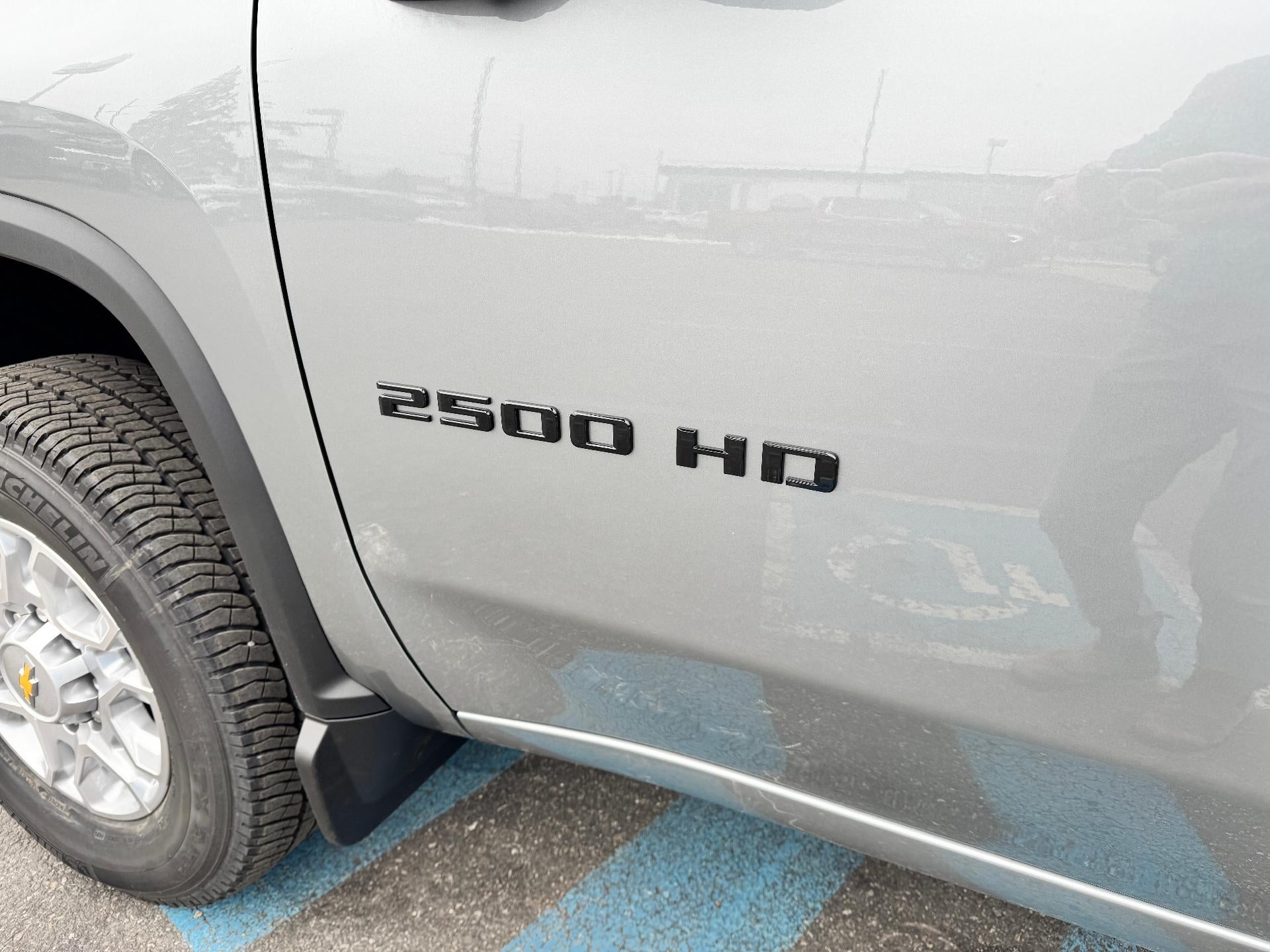 2026 Chevrolet Silverado 2500 HD LT / CREW / 6.6 LITER GAS V8 / Z71 OFF ROAD / LEATHER / STANDARD BOX