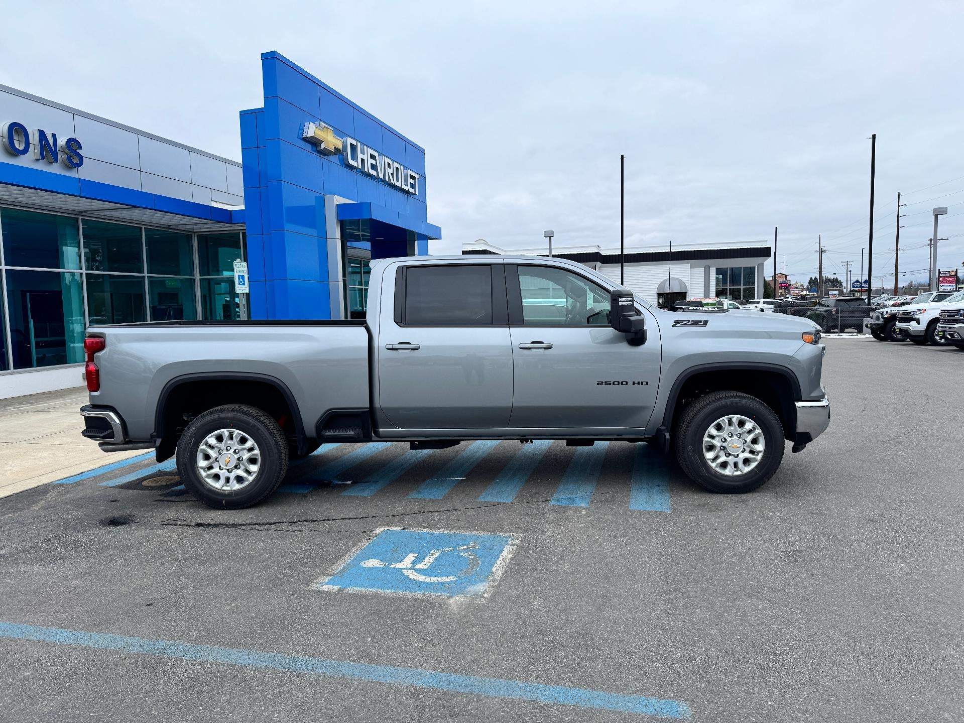 2026 Chevrolet Silverado 2500 HD LT / CREW / 6.6 LITER GAS V8 / Z71 OFF ROAD / LEATHER / STANDARD BOX