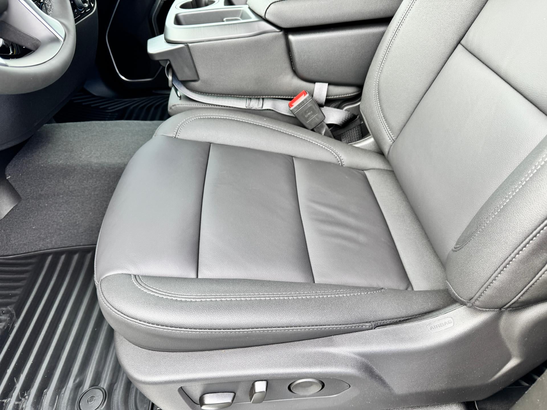 2026 Chevrolet Silverado 2500 HD LT / CREW / 6.6 LITER GAS V8 / TRAIL BOSS / LEATHER / SURROND VISION / STANDARD BOX