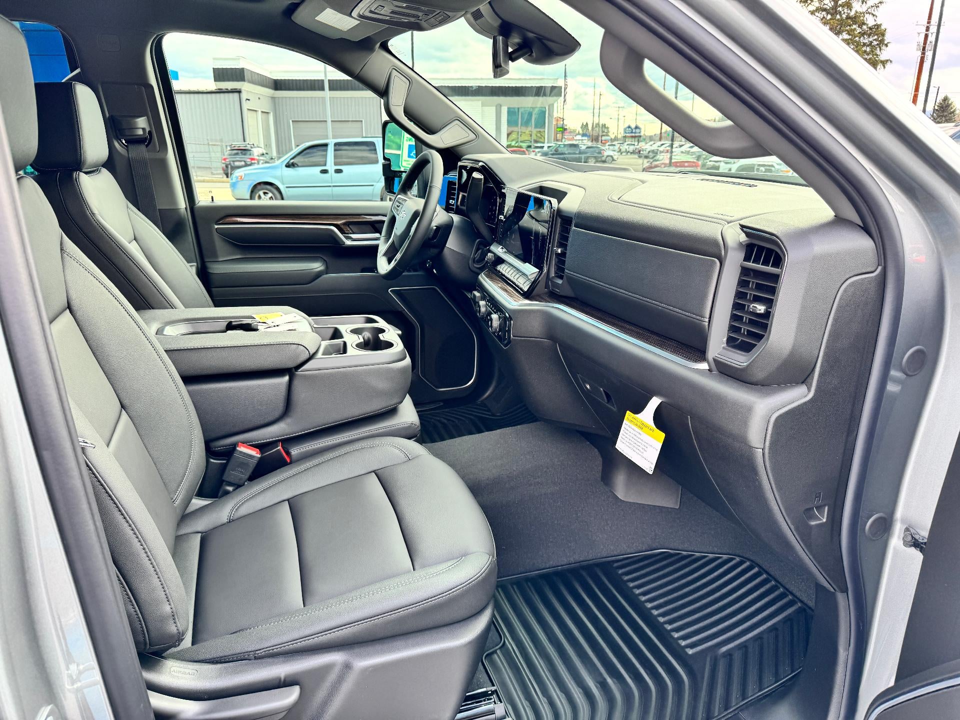 2026 Chevrolet Silverado 2500 HD LT / CREW / 6.6 LITER GAS V8 / TRAIL BOSS / LEATHER / SURROND VISION / STANDARD BOX