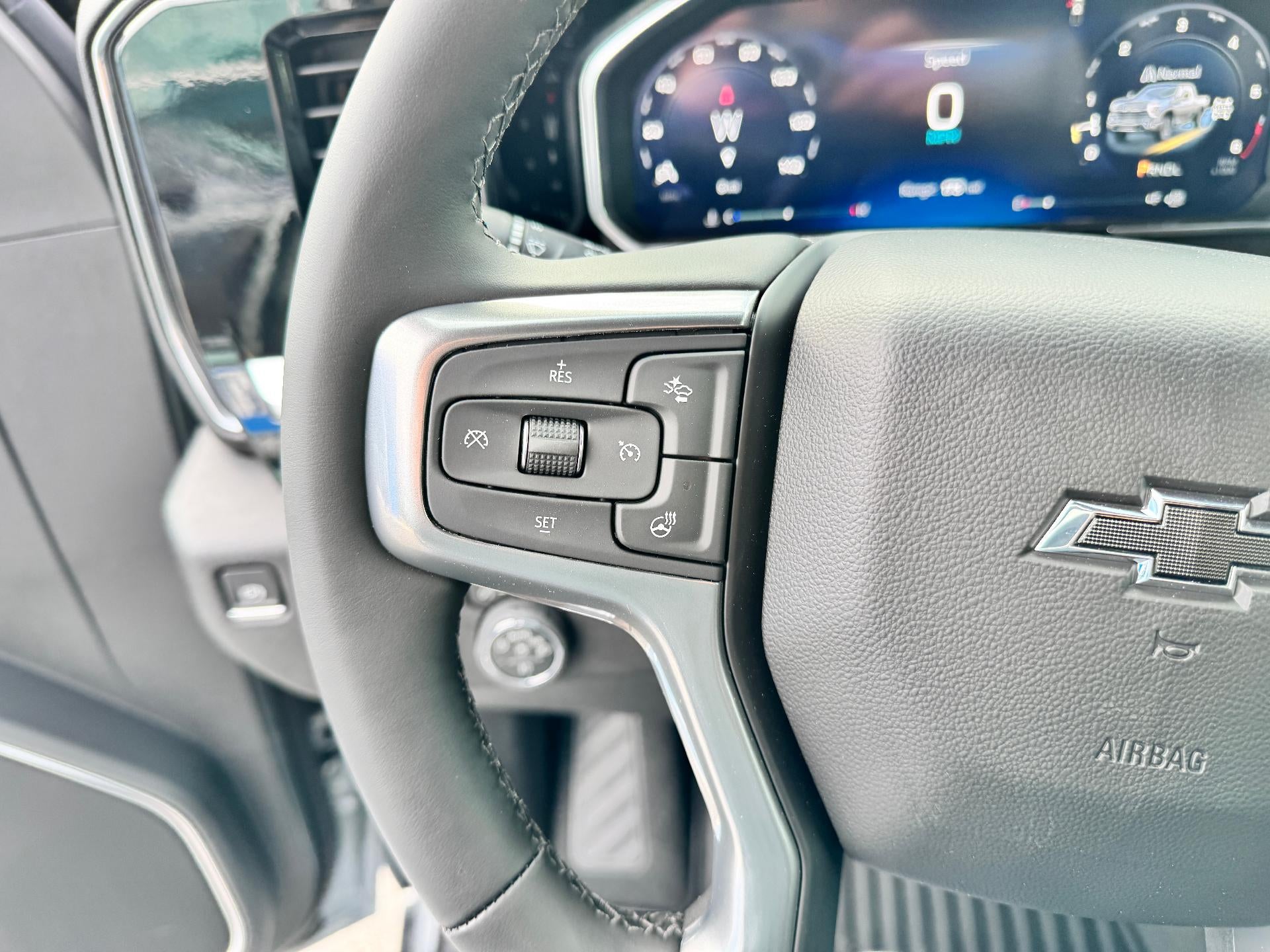 2026 Chevrolet Silverado 2500 HD LT / CREW / 6.6 LITER GAS V8 / TRAIL BOSS / LEATHER / SURROND VISION / STANDARD BOX