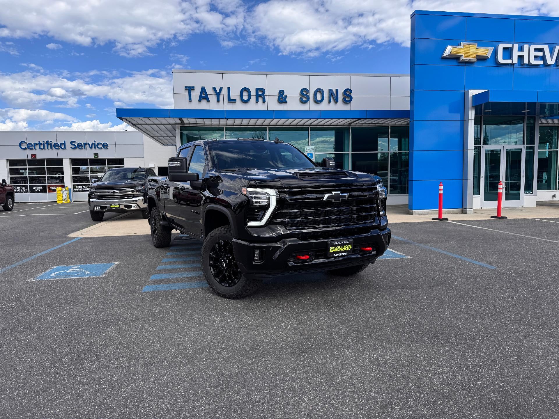 2026 Chevrolet Silverado 2500 HD LT / CREW / 6.6 LITER GAS V8 / TRAIL BOSS / LEATHER / SURROND VISION / STANDARD BOX