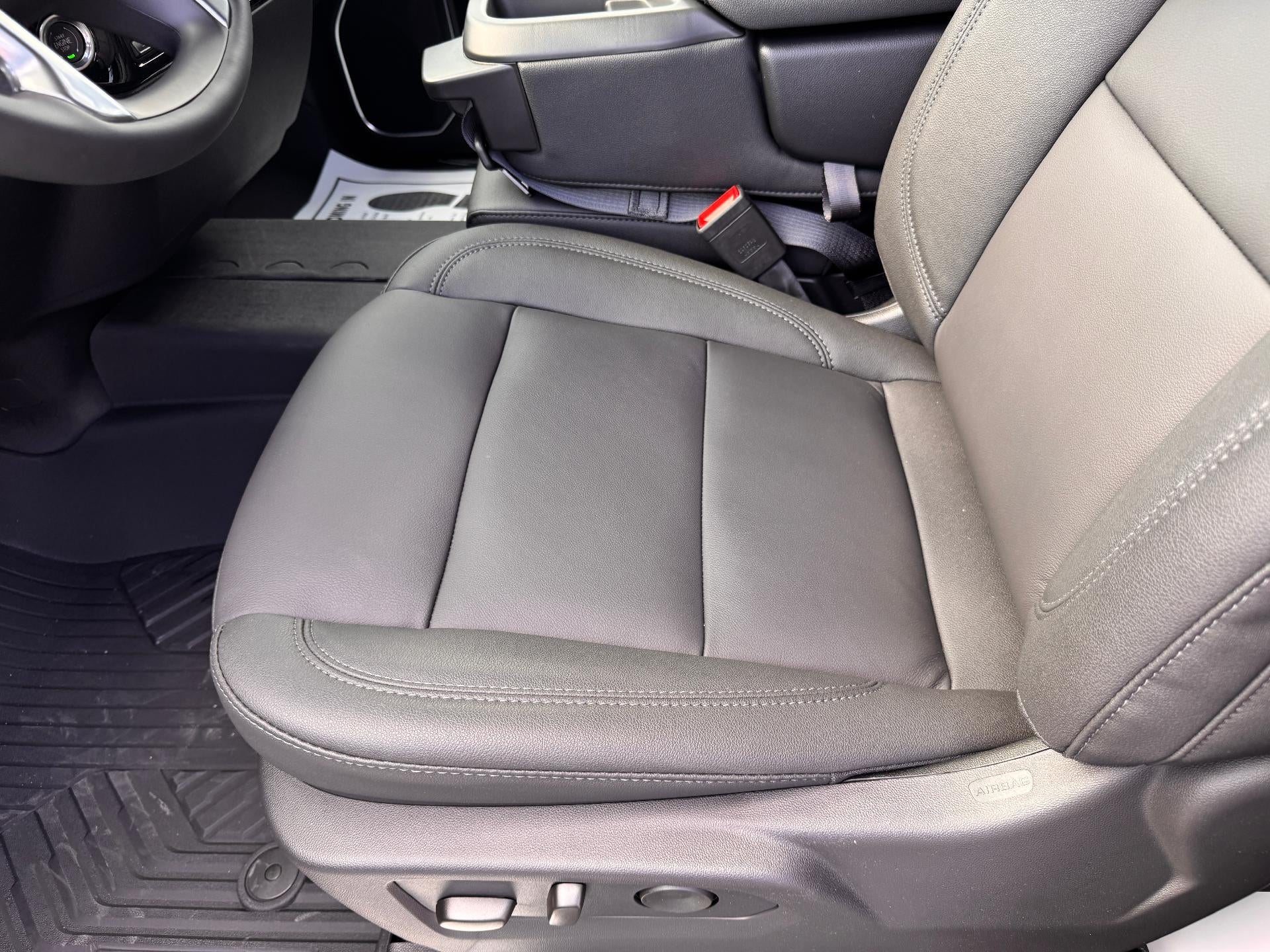 2026 Chevrolet Silverado 2500 HD LT / CREW / 6.6 LITER GAS V8 / TRAIL BOSS / LEATHER / SURROND VISION / STANDARD BOX
