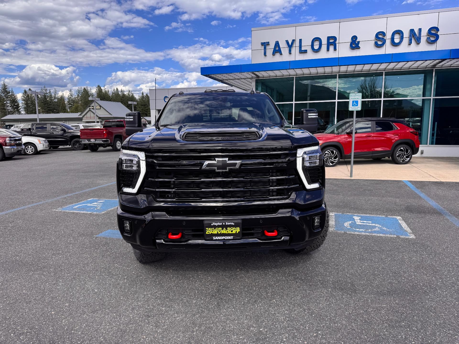 2026 Chevrolet Silverado 2500 HD LT / CREW / 6.6 LITER GAS V8 / TRAIL BOSS / LEATHER / SURROND VISION / STANDARD BOX