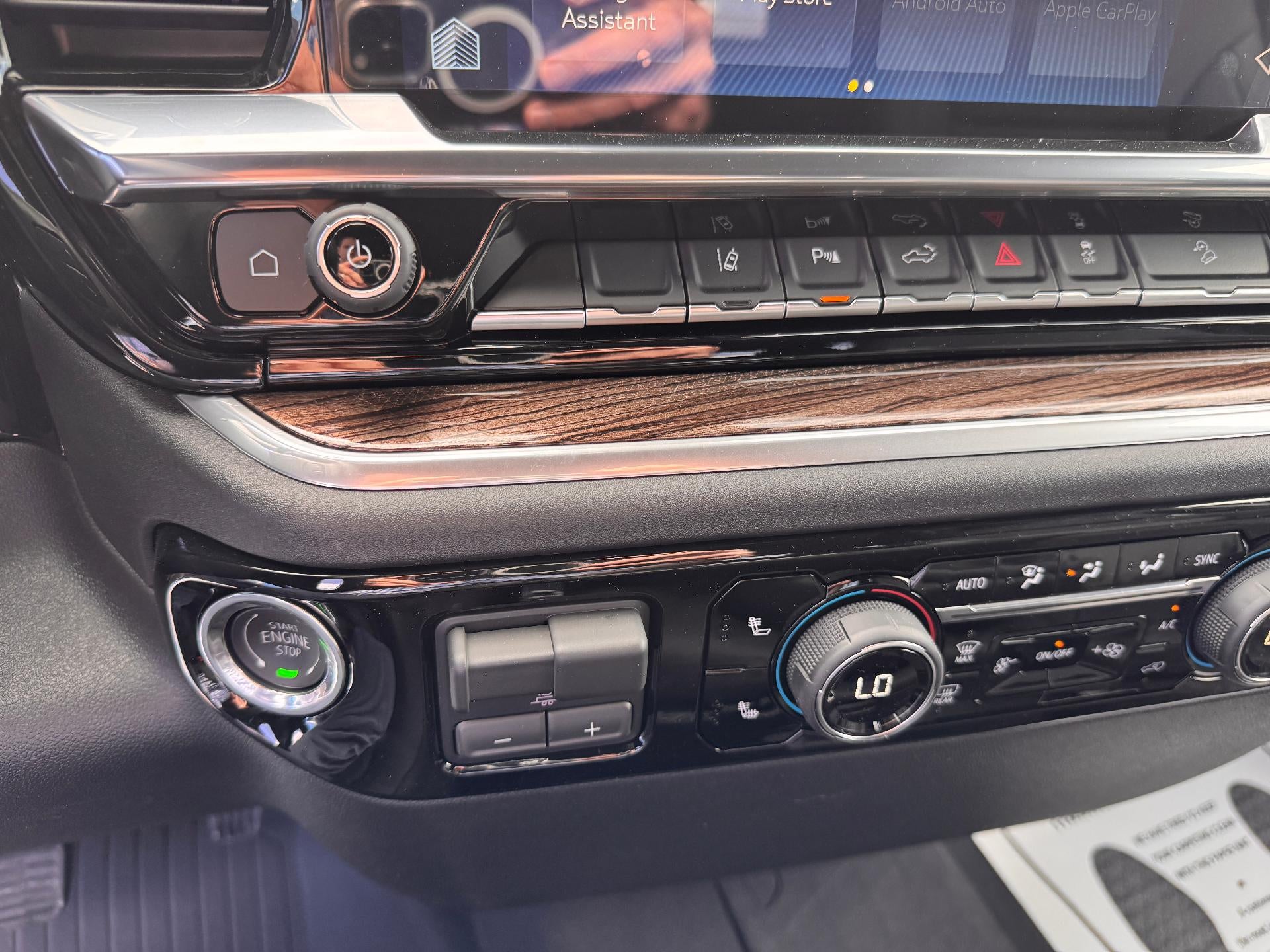2026 Chevrolet Silverado 2500 HD LT / CREW / 6.6 LITER GAS V8 / TRAIL BOSS / LEATHER / SURROND VISION / STANDARD BOX