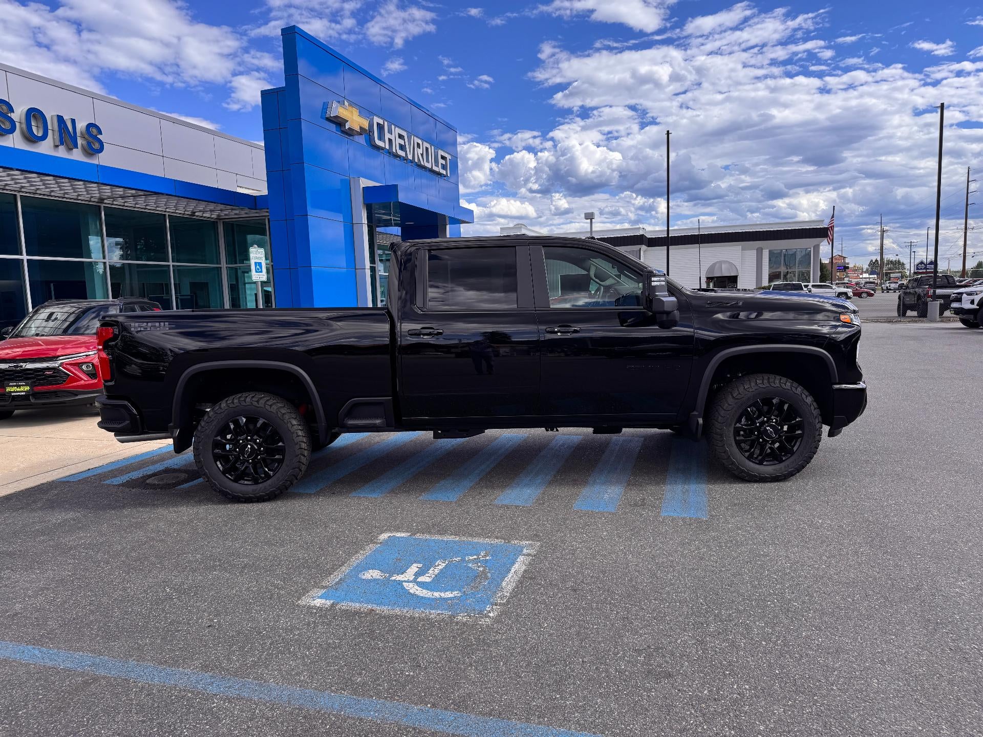 2026 Chevrolet Silverado 2500 HD LT / CREW / 6.6 LITER GAS V8 / TRAIL BOSS / LEATHER / SURROND VISION / STANDARD BOX
