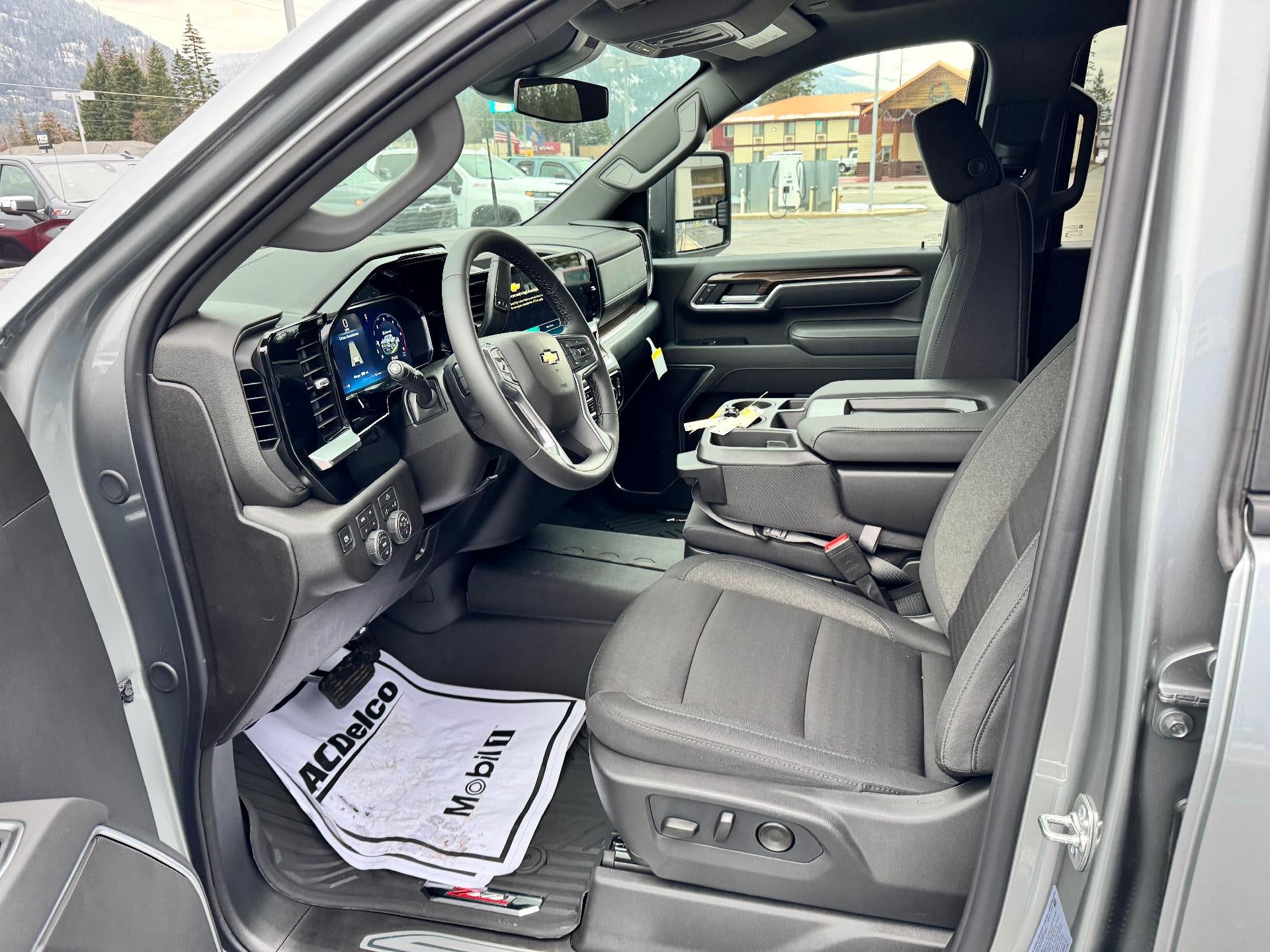 2026 Chevrolet Silverado 3500 HD LT / CREW / DMAX DIESEL / Z71 OFF ROAD / ADAPTIVE CRUISE / STANDARD BOX