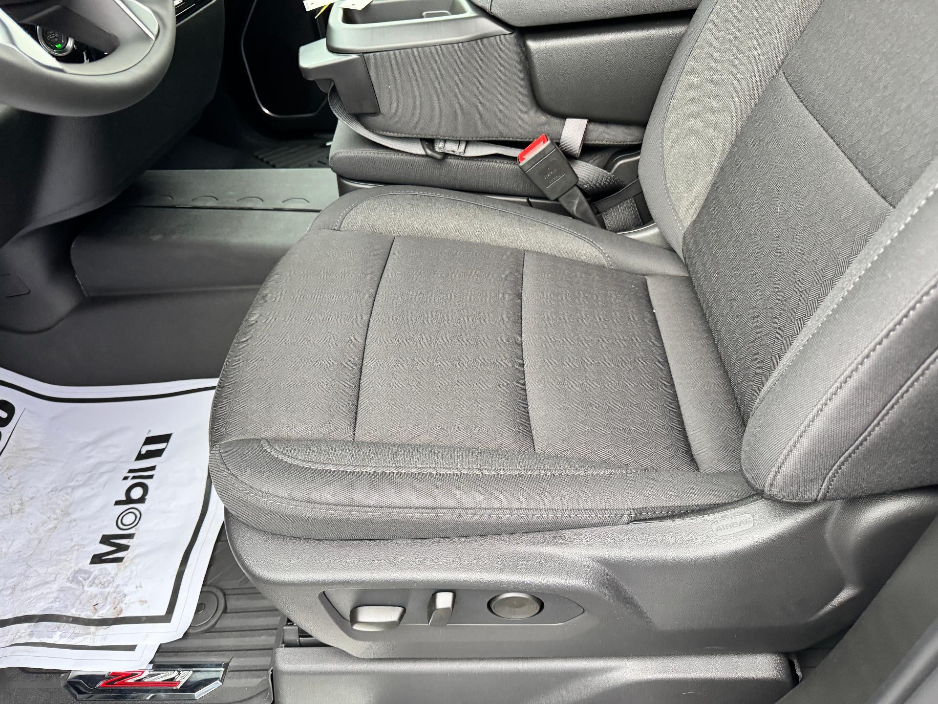 2026 Chevrolet Silverado 3500 HD LT / CREW / DMAX DIESEL / Z71 OFF ROAD / ADAPTIVE CRUISE / STANDARD BOX