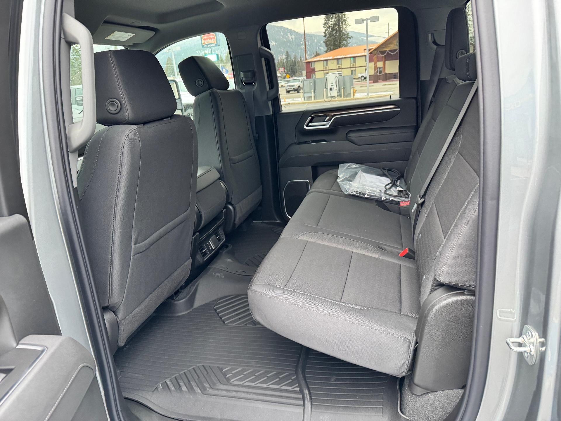 2026 Chevrolet Silverado 3500 HD LT / CREW / DMAX DIESEL / Z71 OFF ROAD / ADAPTIVE CRUISE / STANDARD BOX