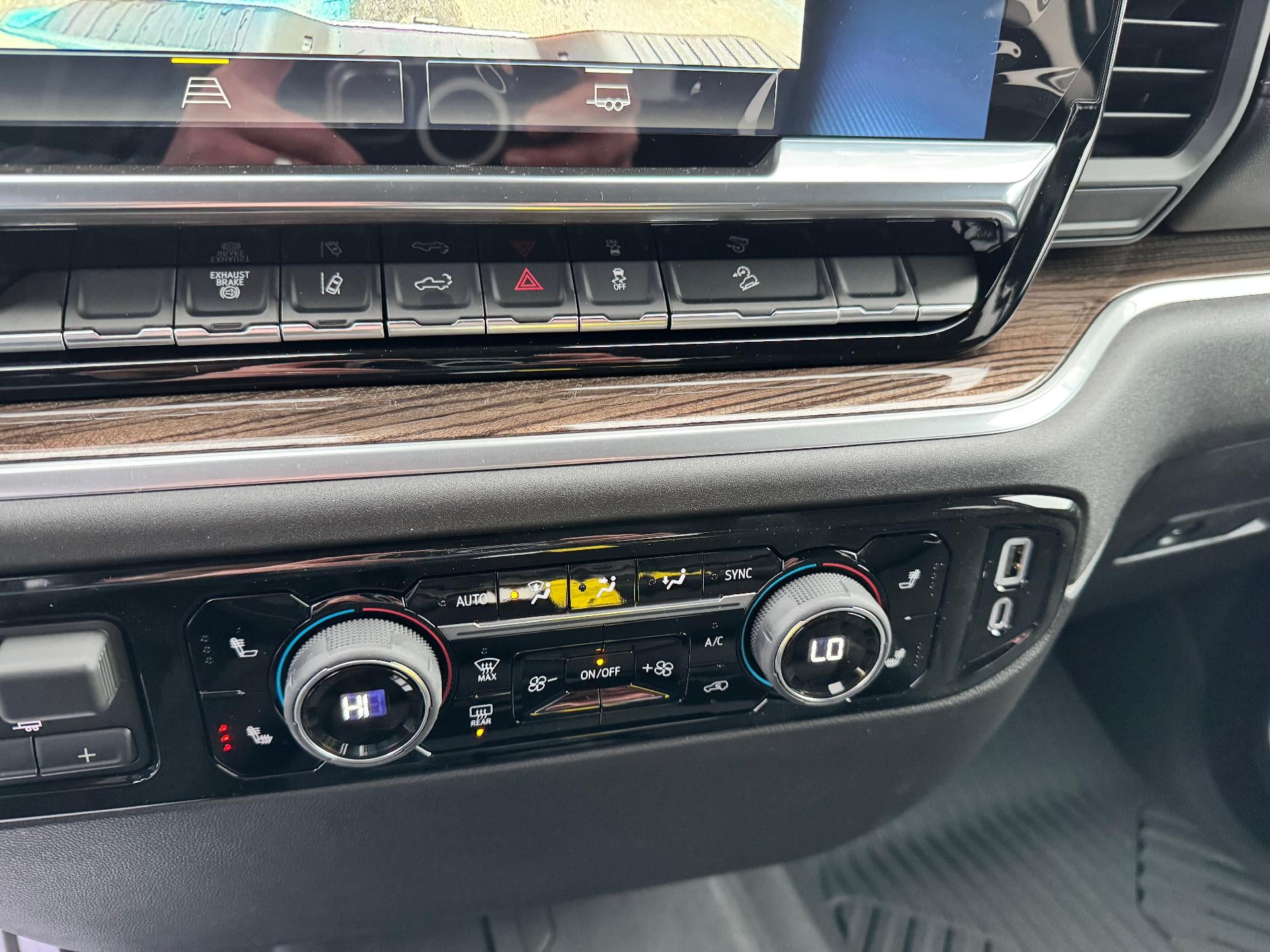 2026 Chevrolet Silverado 3500 HD LT / CREW / DMAX DIESEL / Z71 OFF ROAD / ADAPTIVE CRUISE / STANDARD BOX