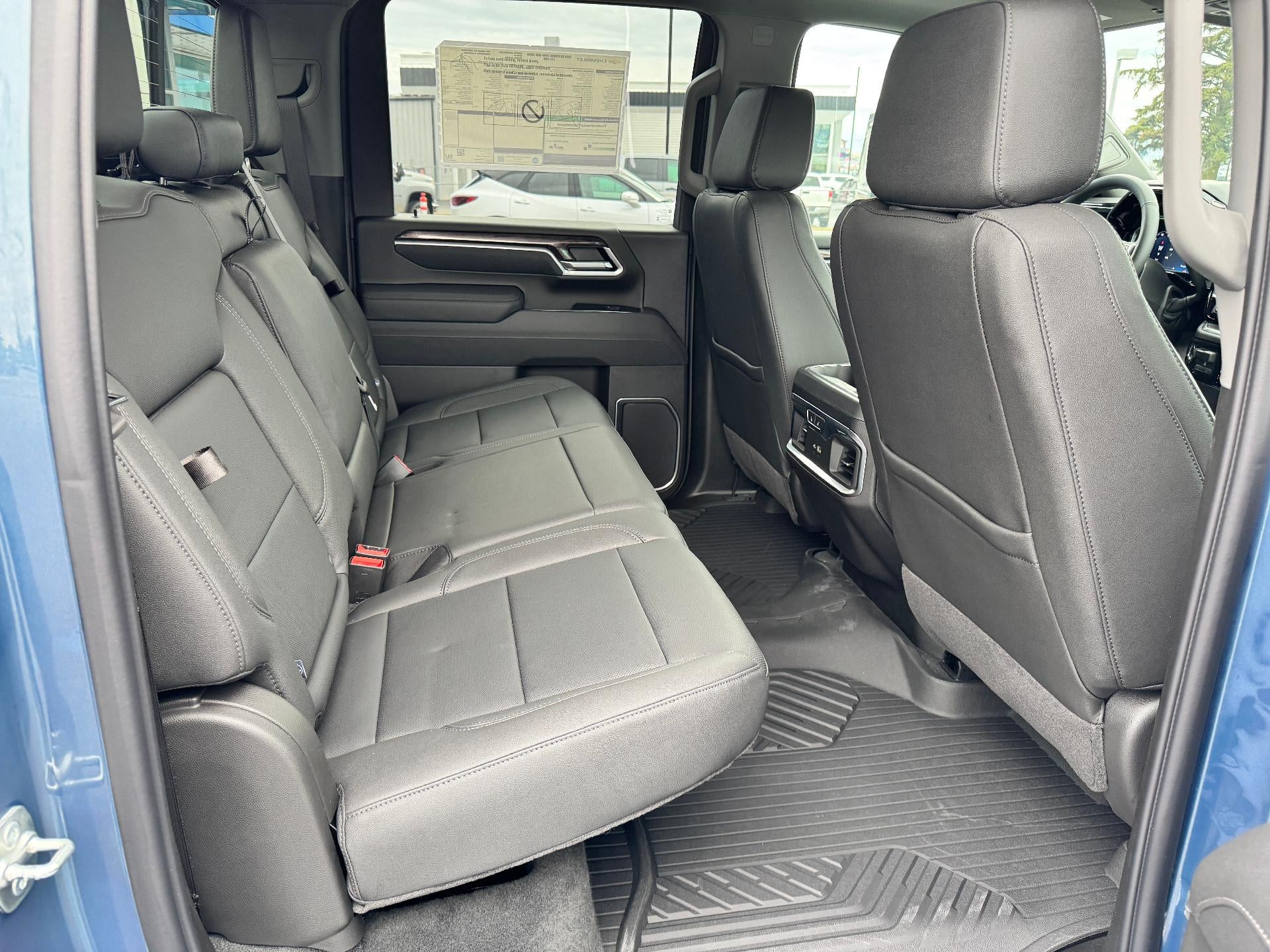 2026 Chevrolet Silverado 3500 HD LTZ / CREW / DMAX DIESEL / PREMIUM PCKG / TECH PCKG / Z71 OFF ROAD / STANDARD BOX