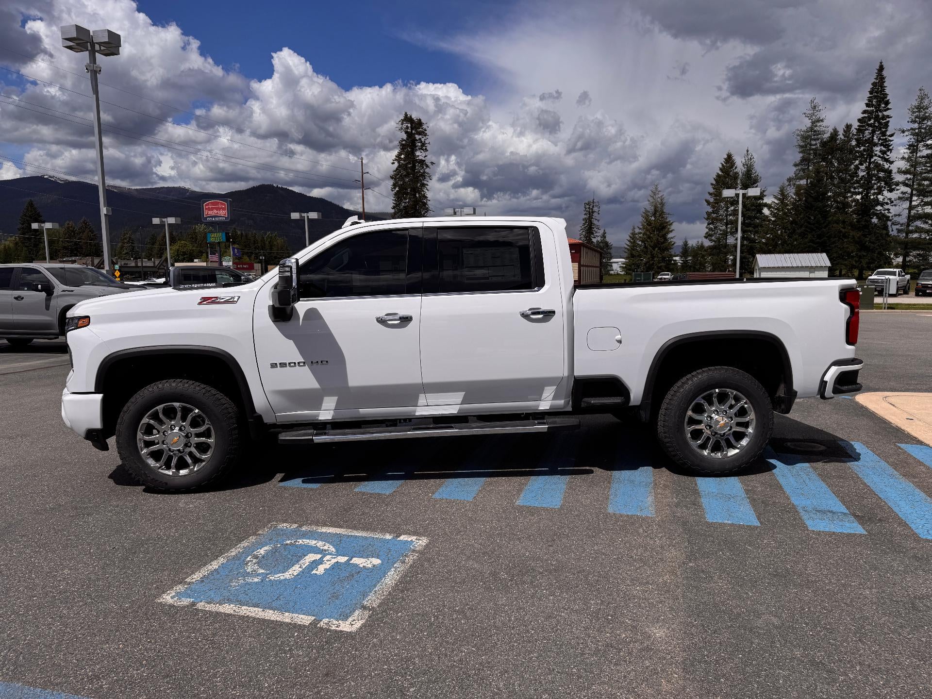2026 Chevrolet Silverado 3500 HD LTZ / CREW / DMAX DIESEL / Z71 CHROME SPORT / TECH PCKG / STANDARD BOX