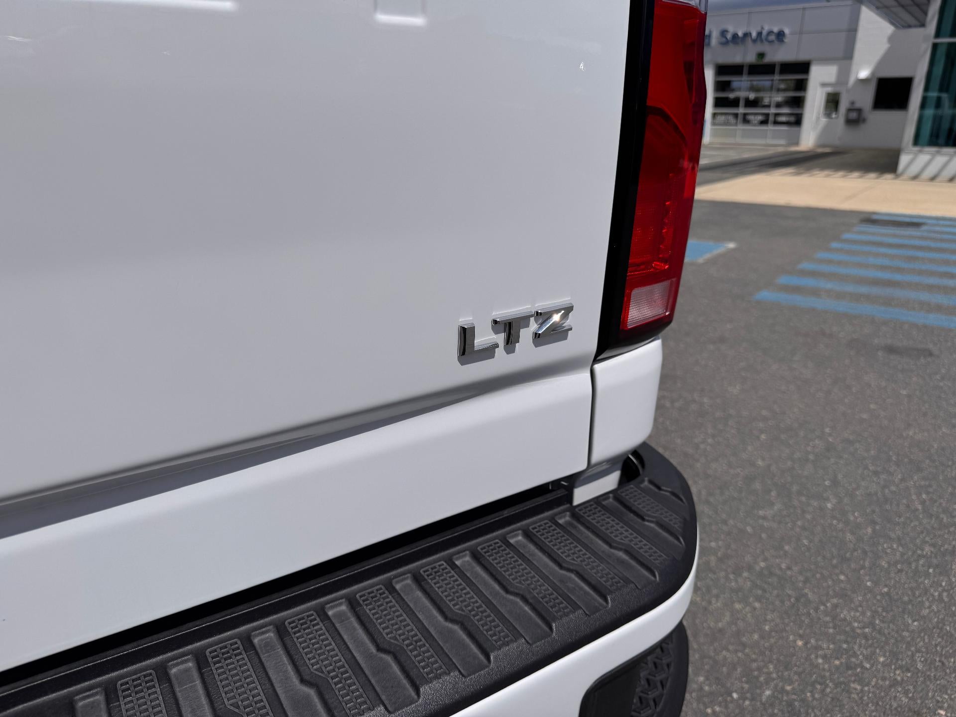2026 Chevrolet Silverado 3500 HD LTZ / CREW / DMAX DIESEL / Z71 CHROME SPORT / TECH PCKG / STANDARD BOX