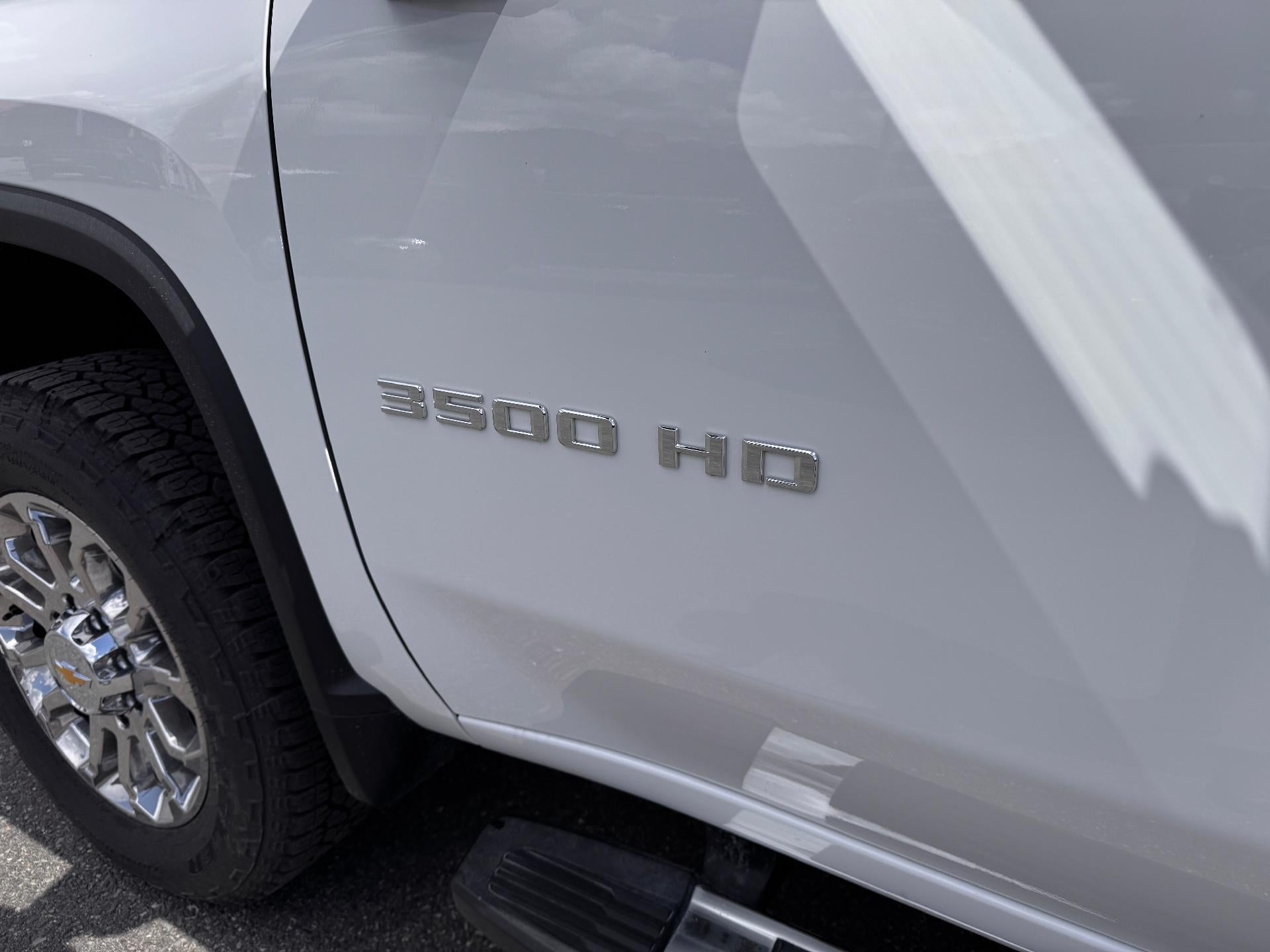 2026 Chevrolet Silverado 3500 HD LTZ / CREW / DMAX DIESEL / Z71 CHROME SPORT / TECH PCKG / STANDARD BOX