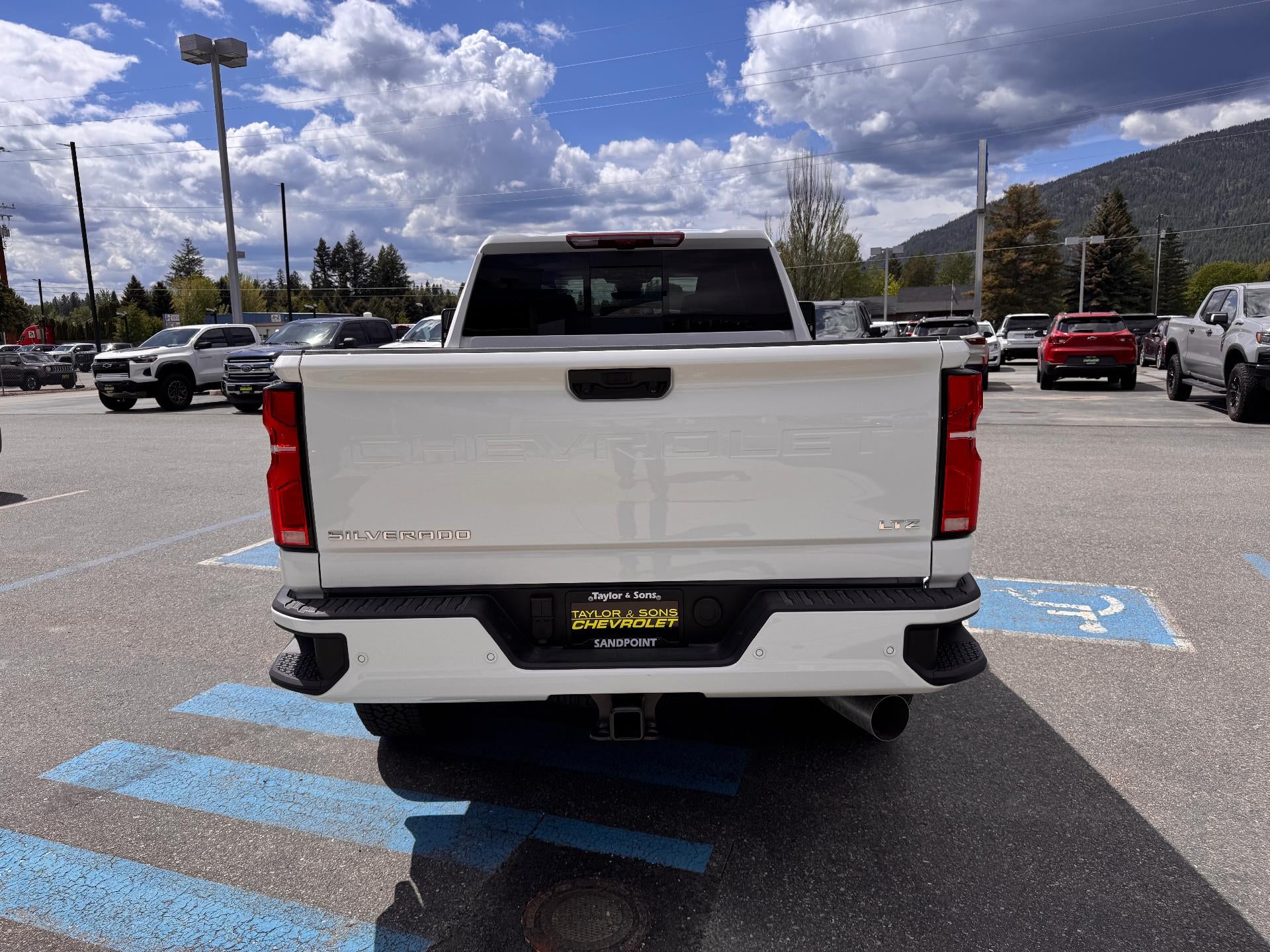 2026 Chevrolet Silverado 3500 HD LTZ / CREW / DMAX DIESEL / Z71 CHROME SPORT / TECH PCKG / STANDARD BOX