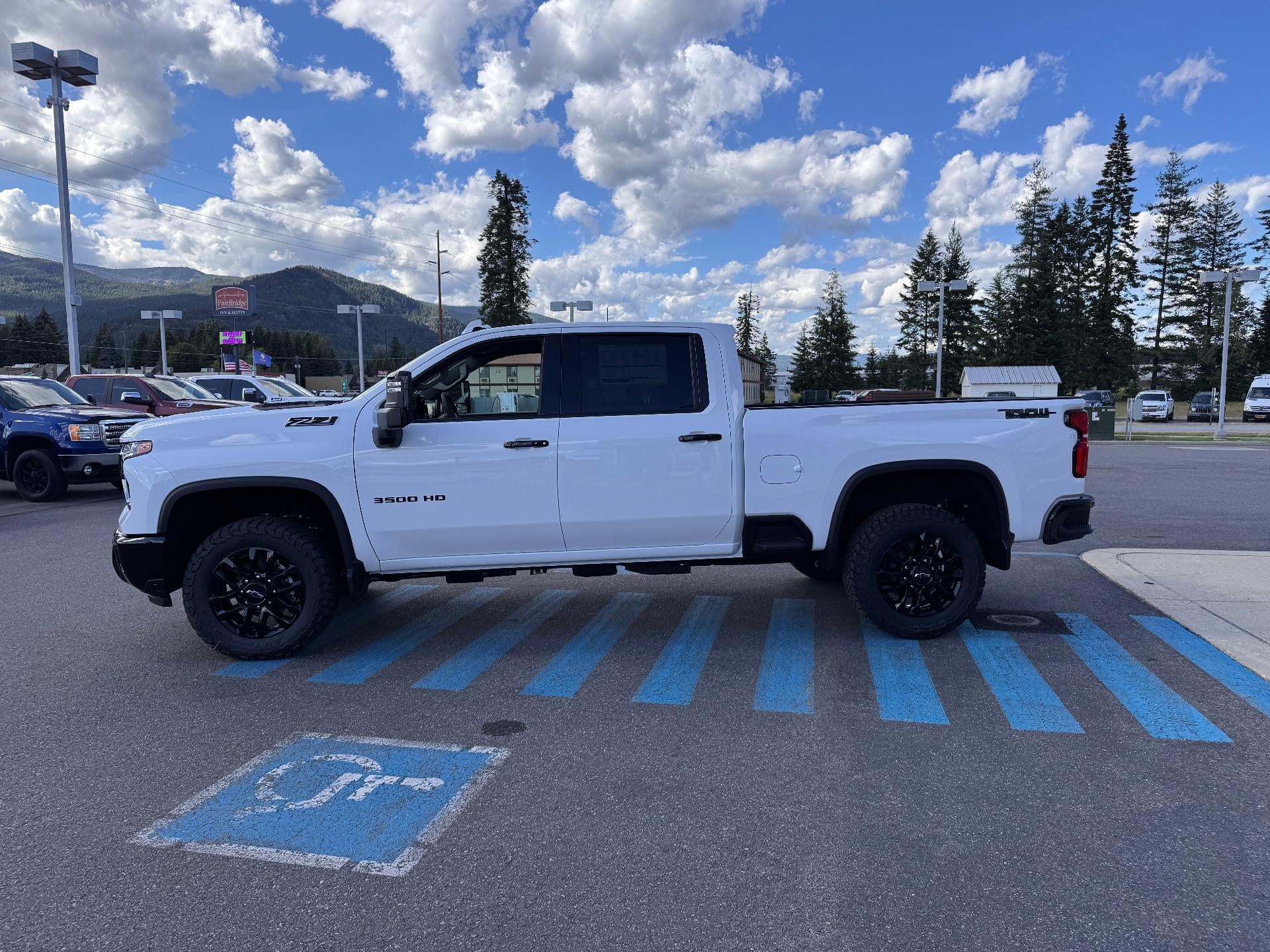 2026 Chevrolet Silverado 3500 HD LTZ / CREW / DMAX DIESEL / TRAIL BOSS / ADAPTIVE CRUISE / STANDARD BOX