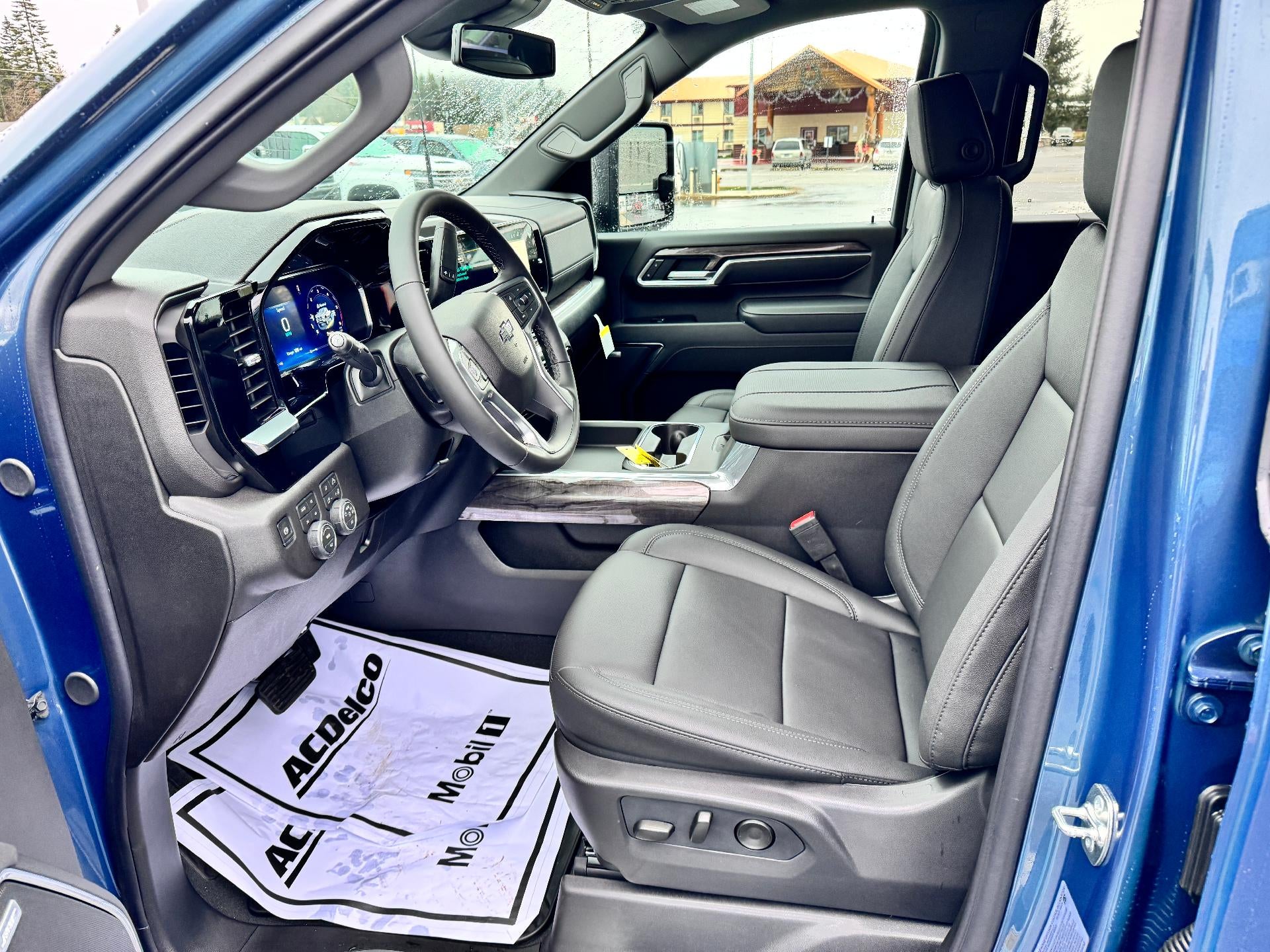 2026 Chevrolet Silverado 3500 HD LTZ / CREW / DMAX DIESEL / TRAIL BOSS / SUNROOF / ADAPTIVE CRUISE / STANDARD BOX