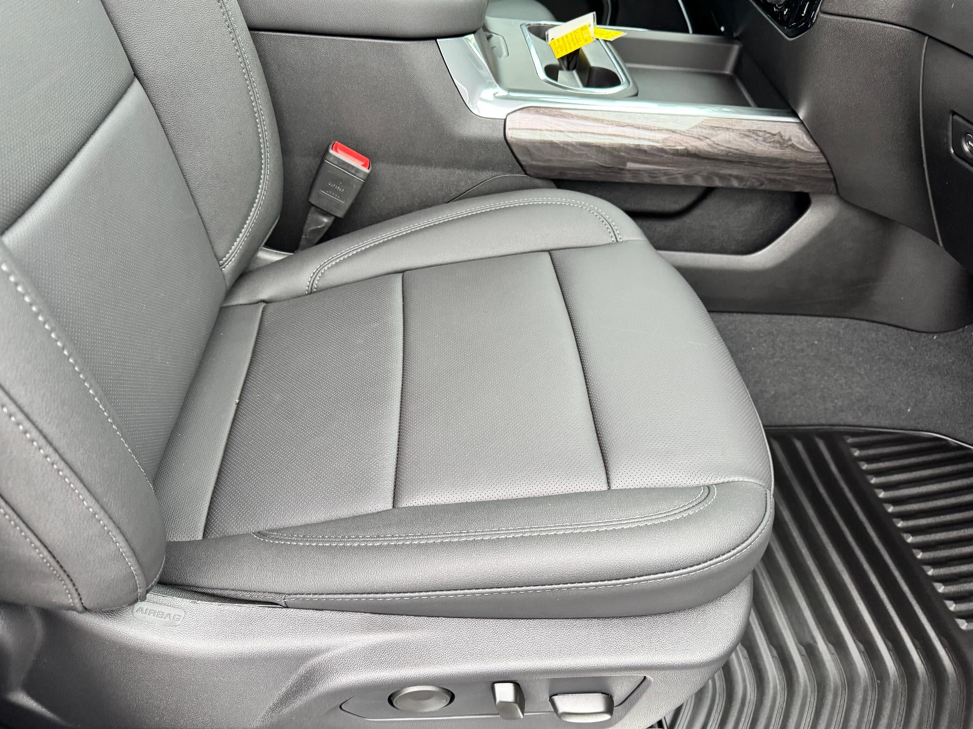 2026 Chevrolet Silverado 3500 HD LTZ / CREW / DMAX DIESEL / TRAIL BOSS / SUNROOF / ADAPTIVE CRUISE / STANDARD BOX