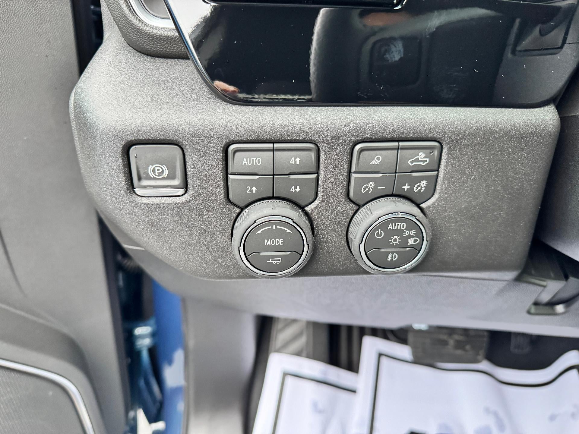 2026 Chevrolet Silverado 3500 HD LTZ / CREW / DMAX DIESEL / TRAIL BOSS / SUNROOF / ADAPTIVE CRUISE / STANDARD BOX