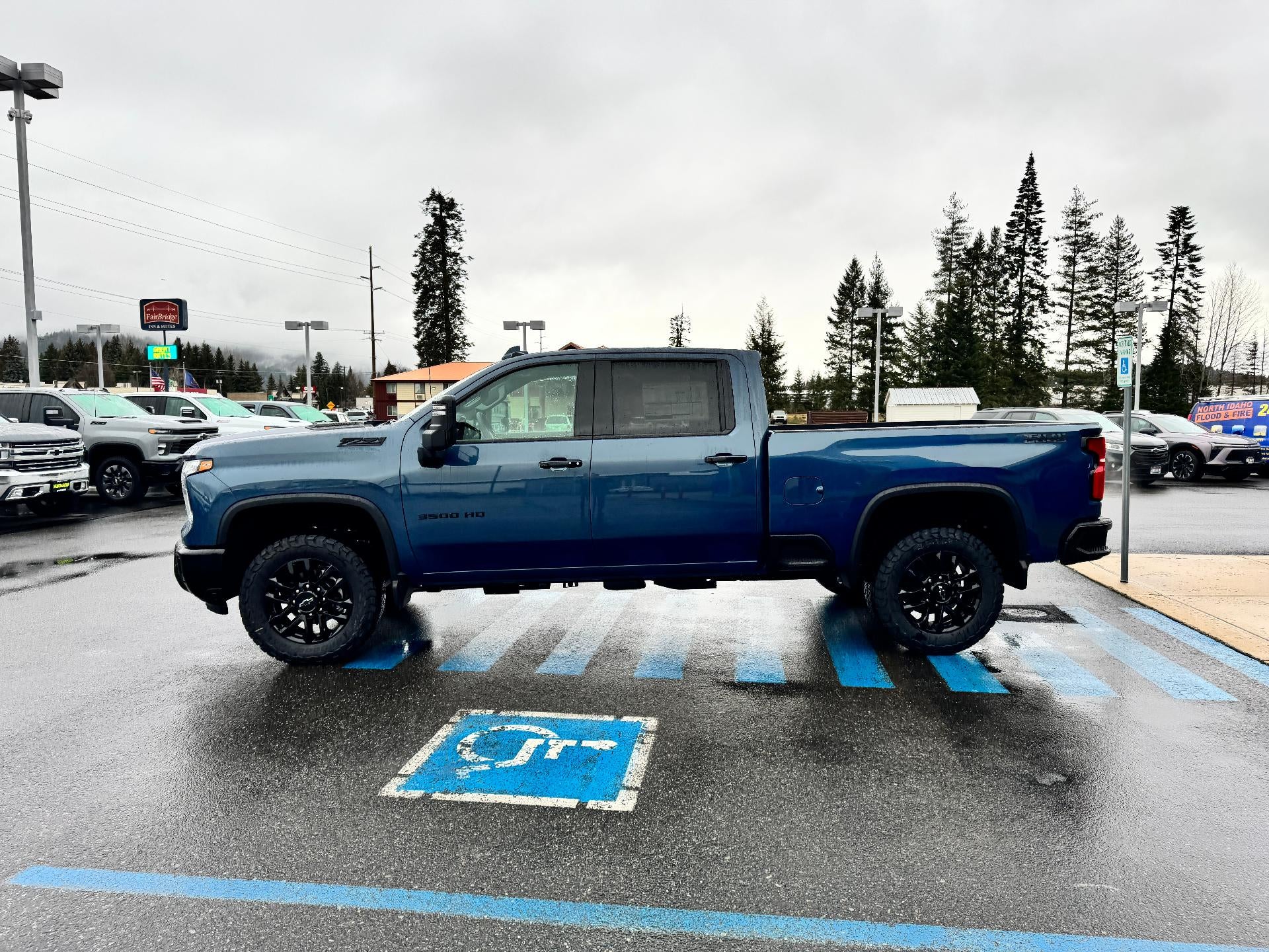 2026 Chevrolet Silverado 3500 HD LTZ / CREW / DMAX DIESEL / TRAIL BOSS / SUNROOF / ADAPTIVE CRUISE / STANDARD BOX