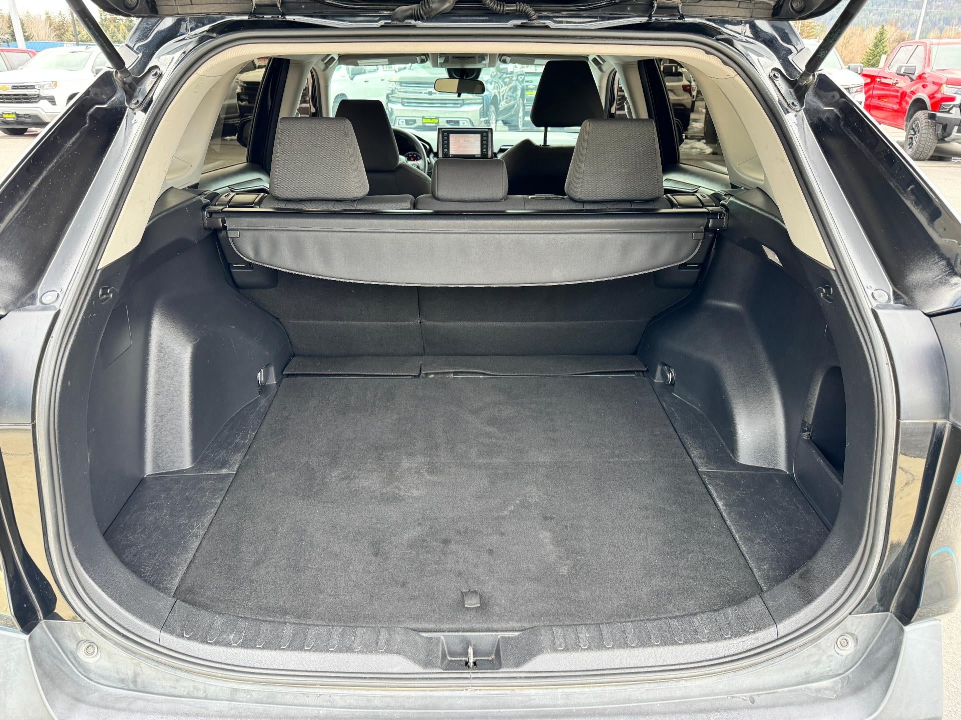 2020 Toyota RAV4 XLE / AWD / SUNROOF / ADAPTIVE CRUISE / SAFETY PCKG / LOCAL TRADE