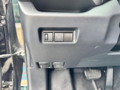 2020 Toyota RAV4 XLE / AWD / SUNROOF / ADAPTIVE CRUISE / SAFETY PCKG / LOCAL TRADE