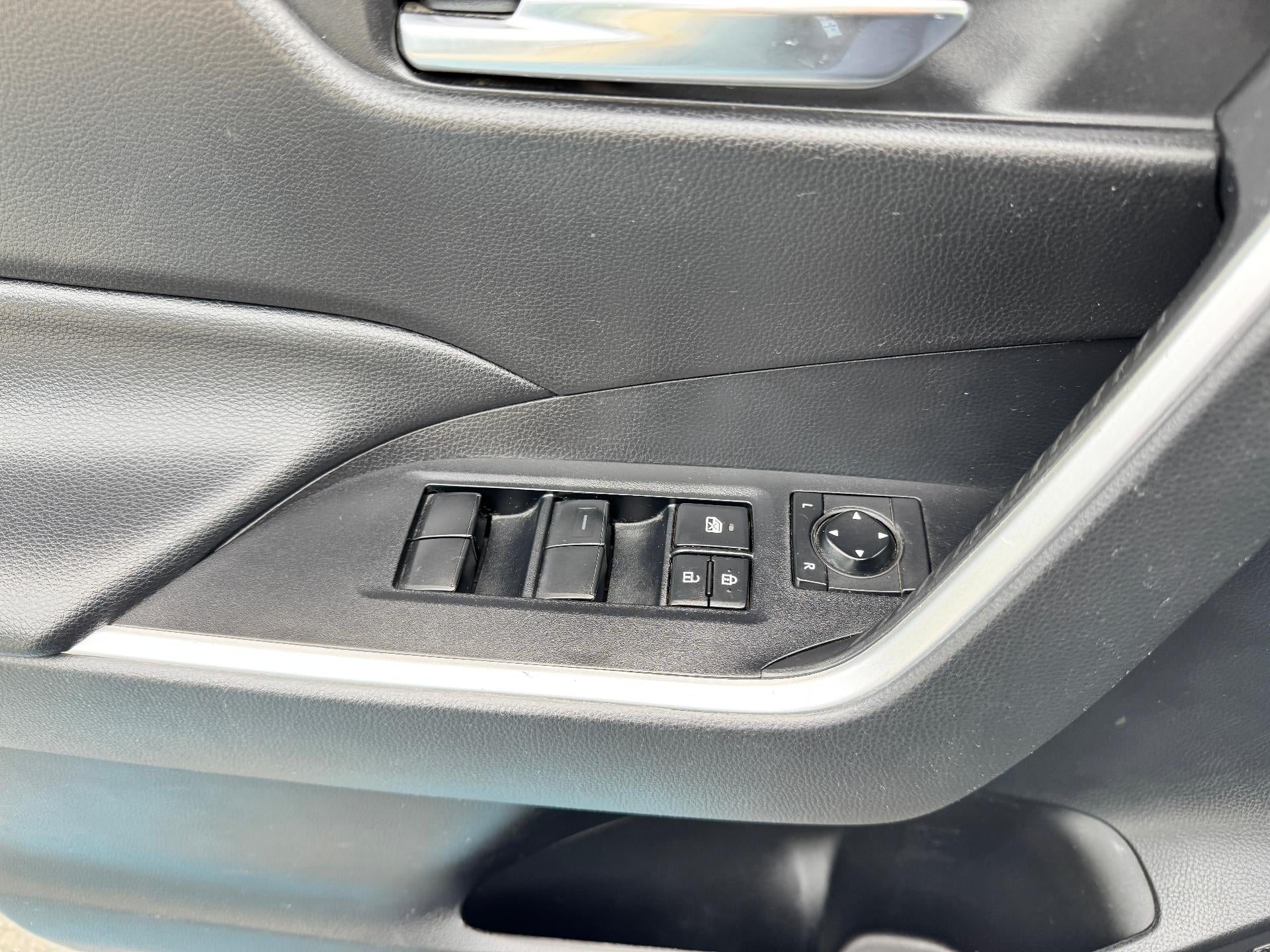 2020 Toyota RAV4 XLE / AWD / SUNROOF / ADAPTIVE CRUISE / SAFETY PCKG / LOCAL TRADE