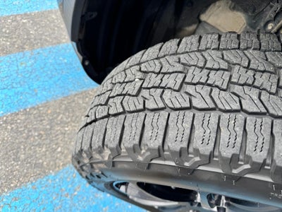 2020 Toyota RAV4 XLE / AWD / SUNROOF / ADAPTIVE CRUISE / SAFETY PCKG / LOCAL TRADE