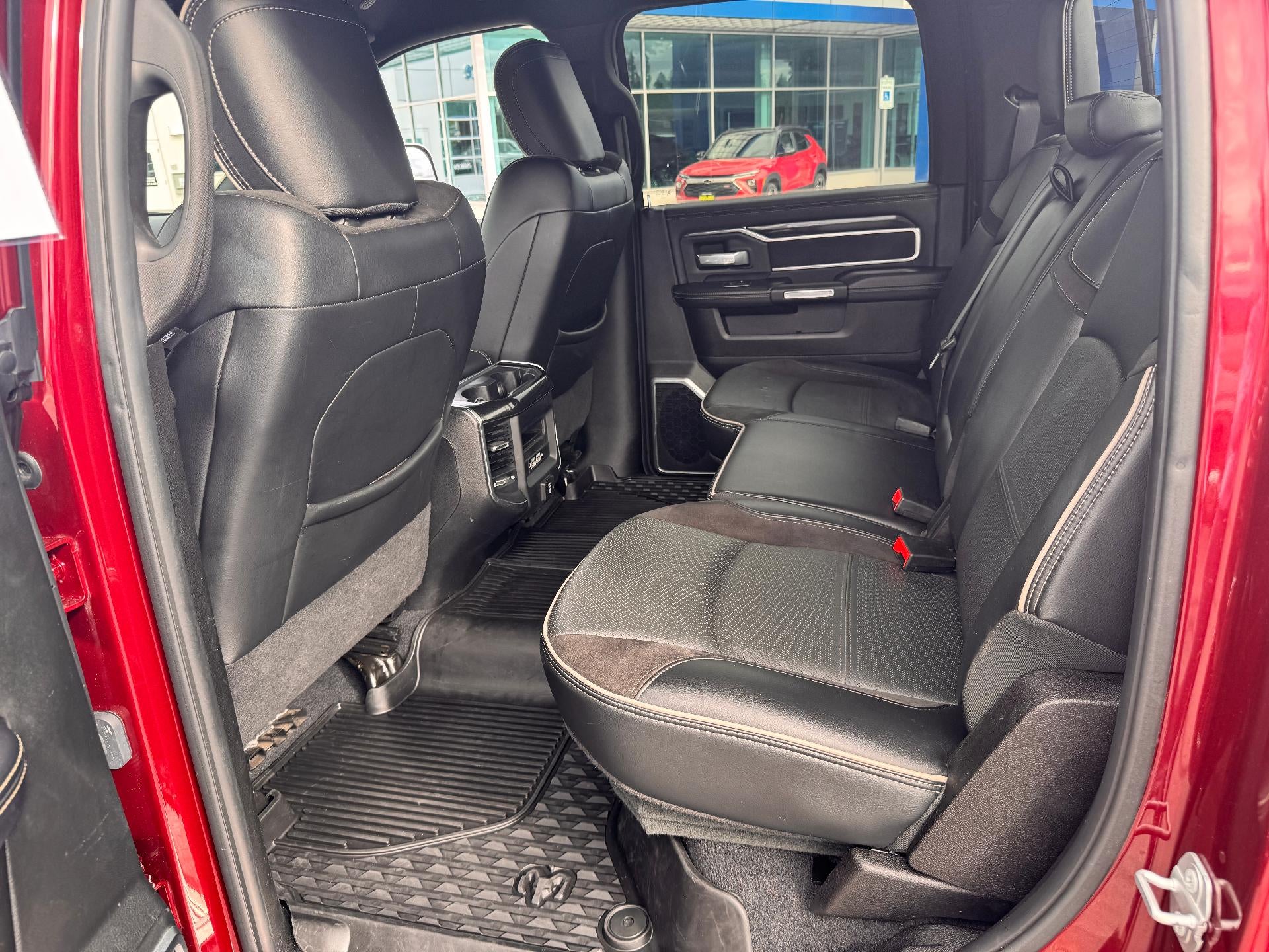 2019 RAM 2500 LARAMIE / CREW / 6.7 CUMMINS / STANDARD BOX / 1 OWNER / 47K MILES